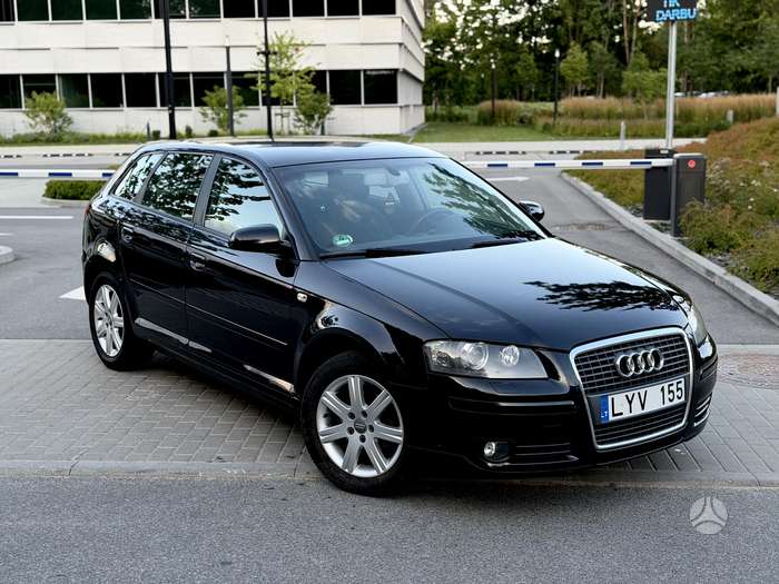 Audi A3.