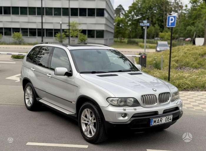 BMW X5.