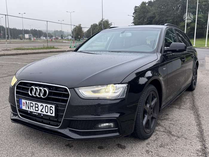 Audi A4.