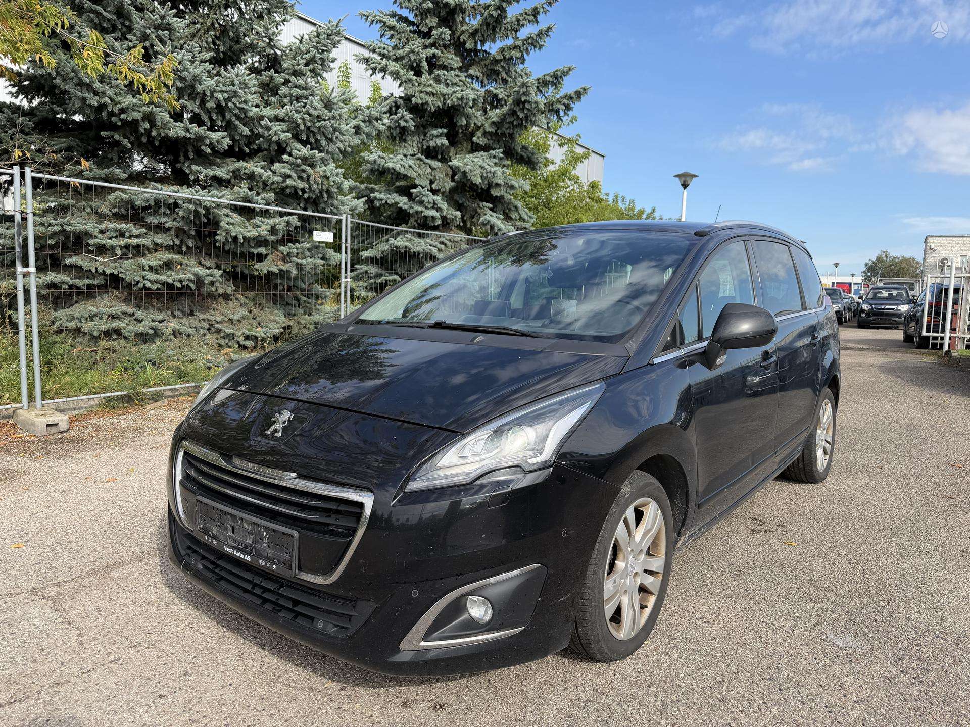 Peugeot 5008.