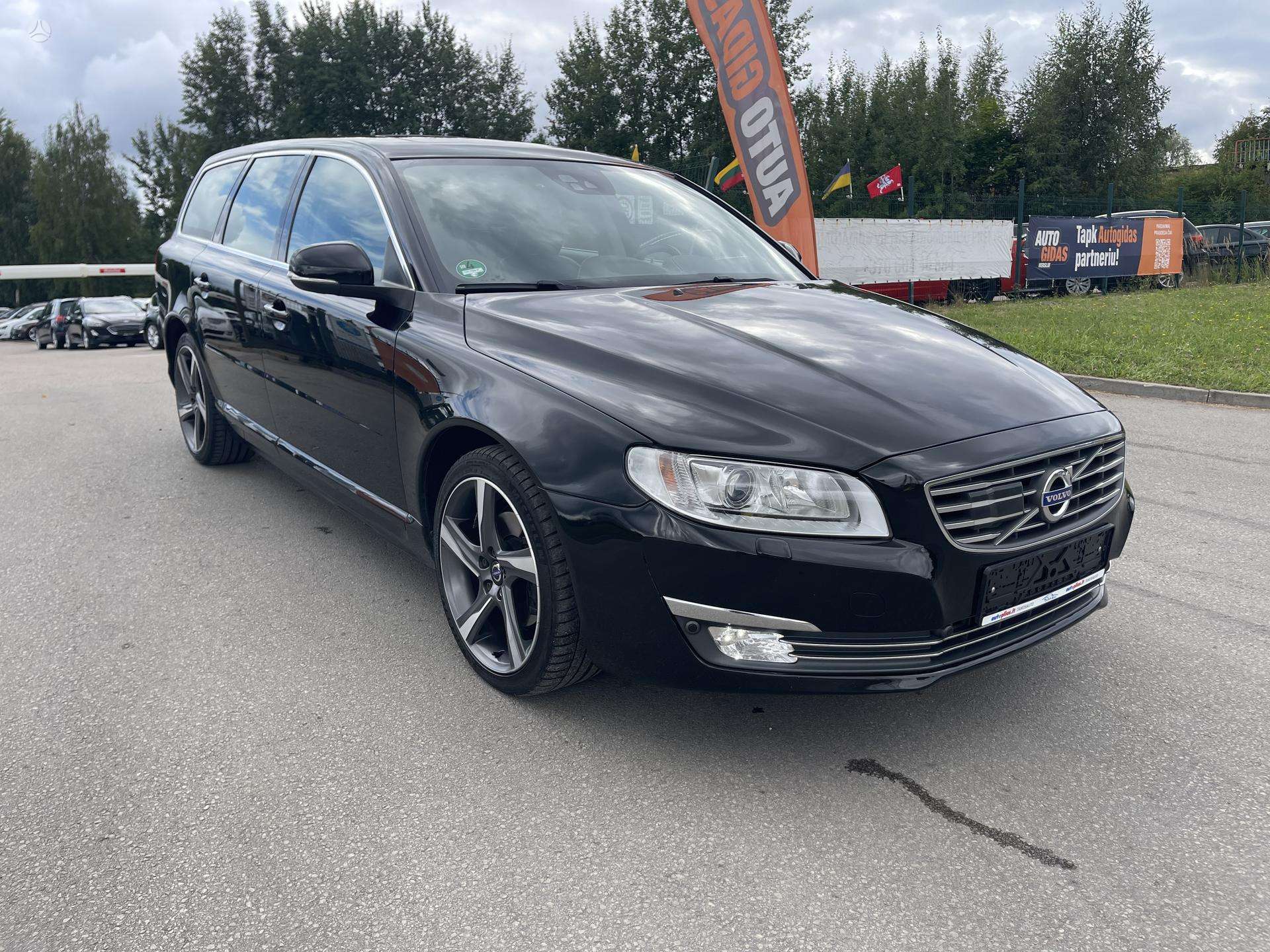 Volvo V70.