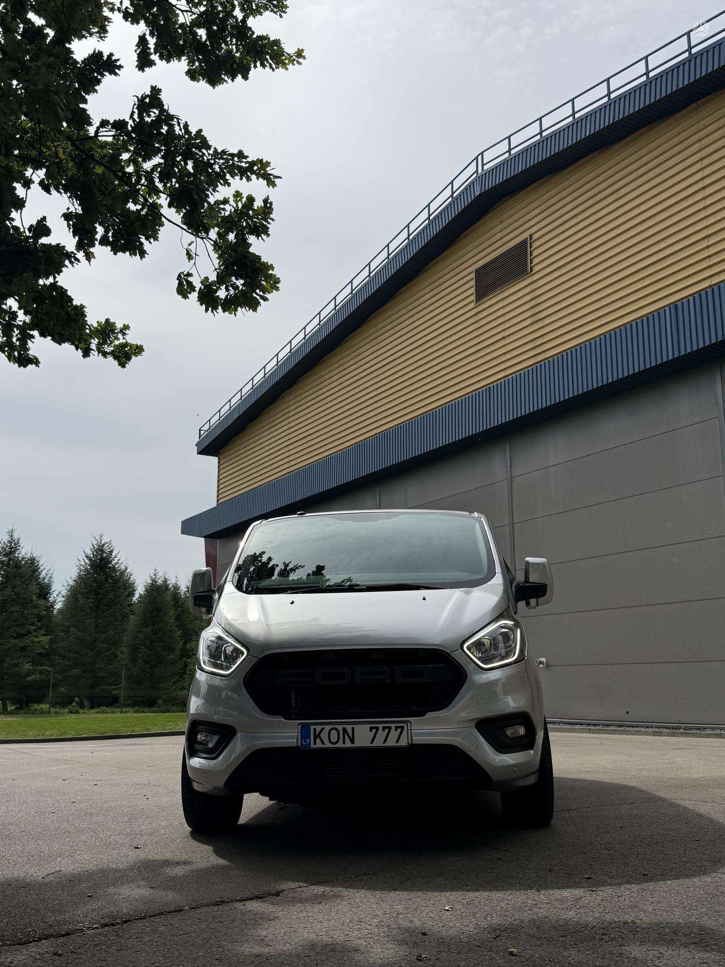 Ford Transit Custom.