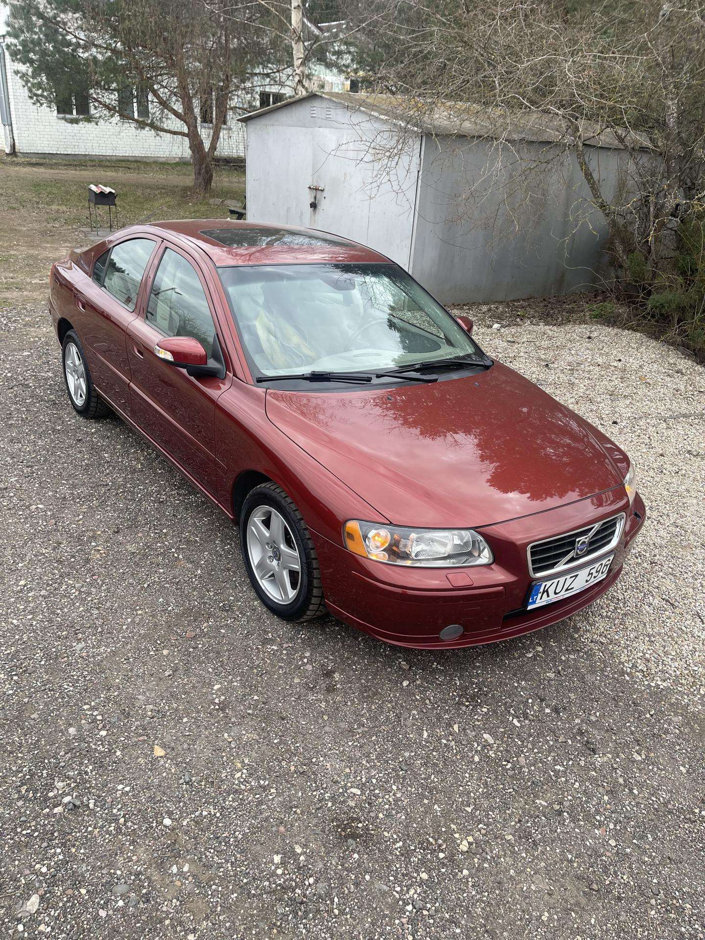 Volvo S60.