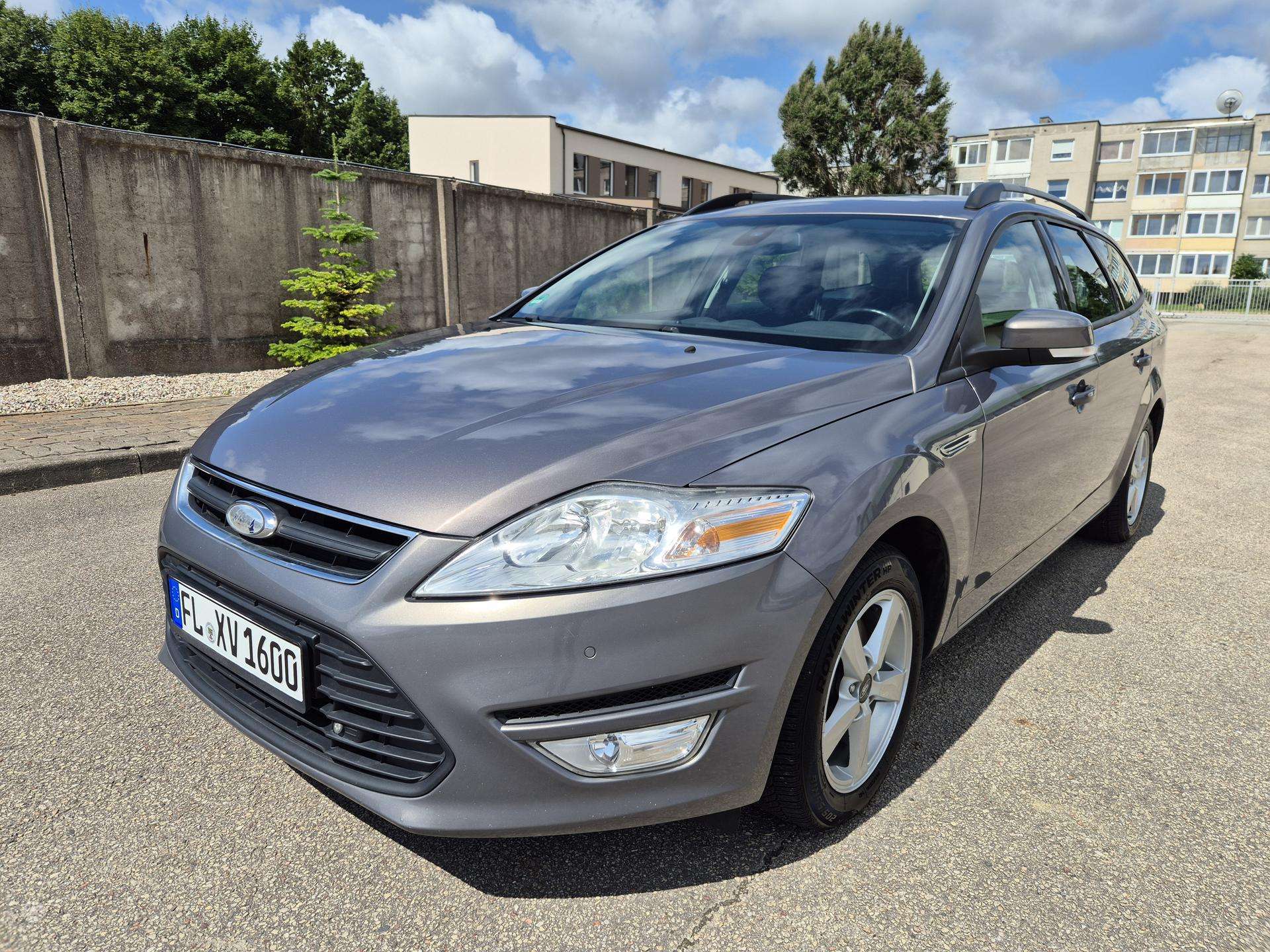 Ford Mondeo.