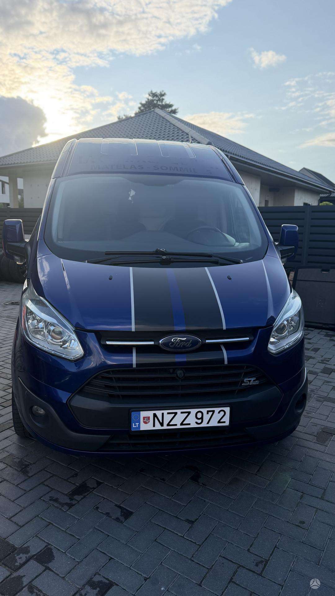 Ford Transit Custom.