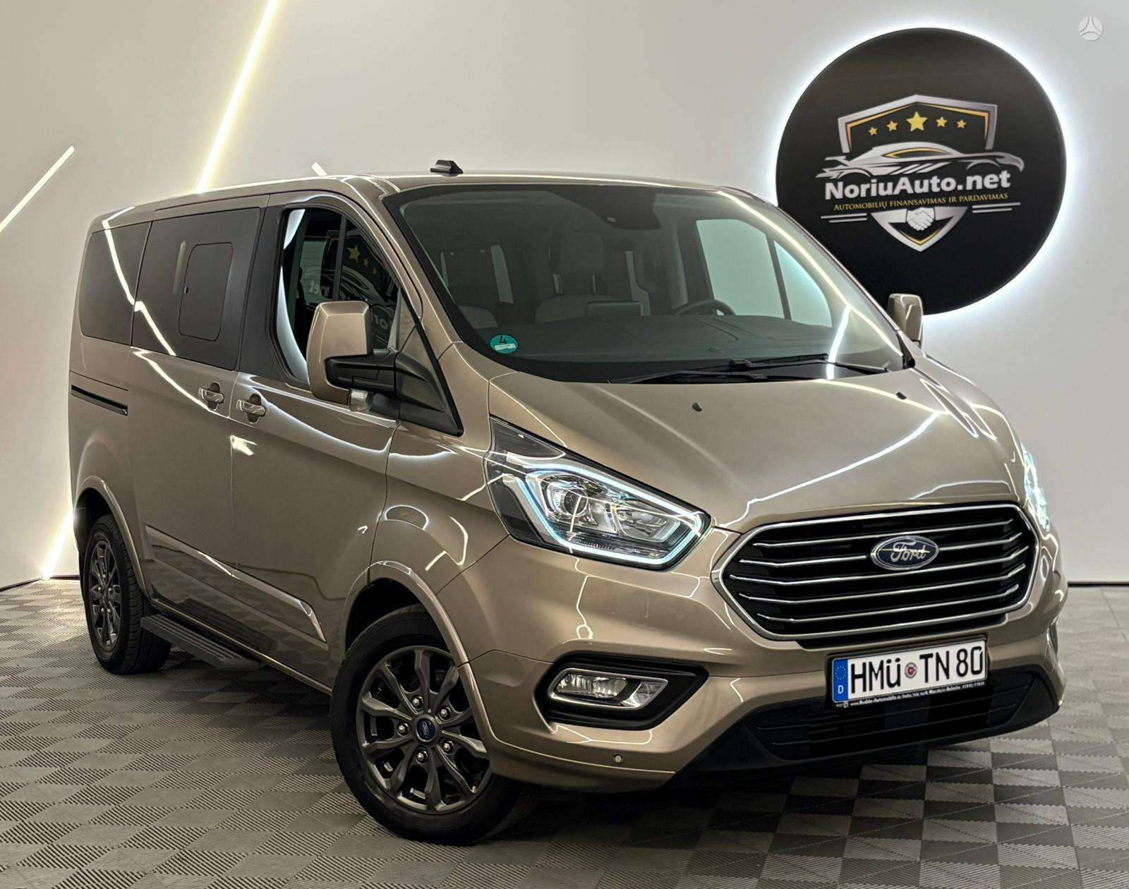Ford Tourneo Custom.