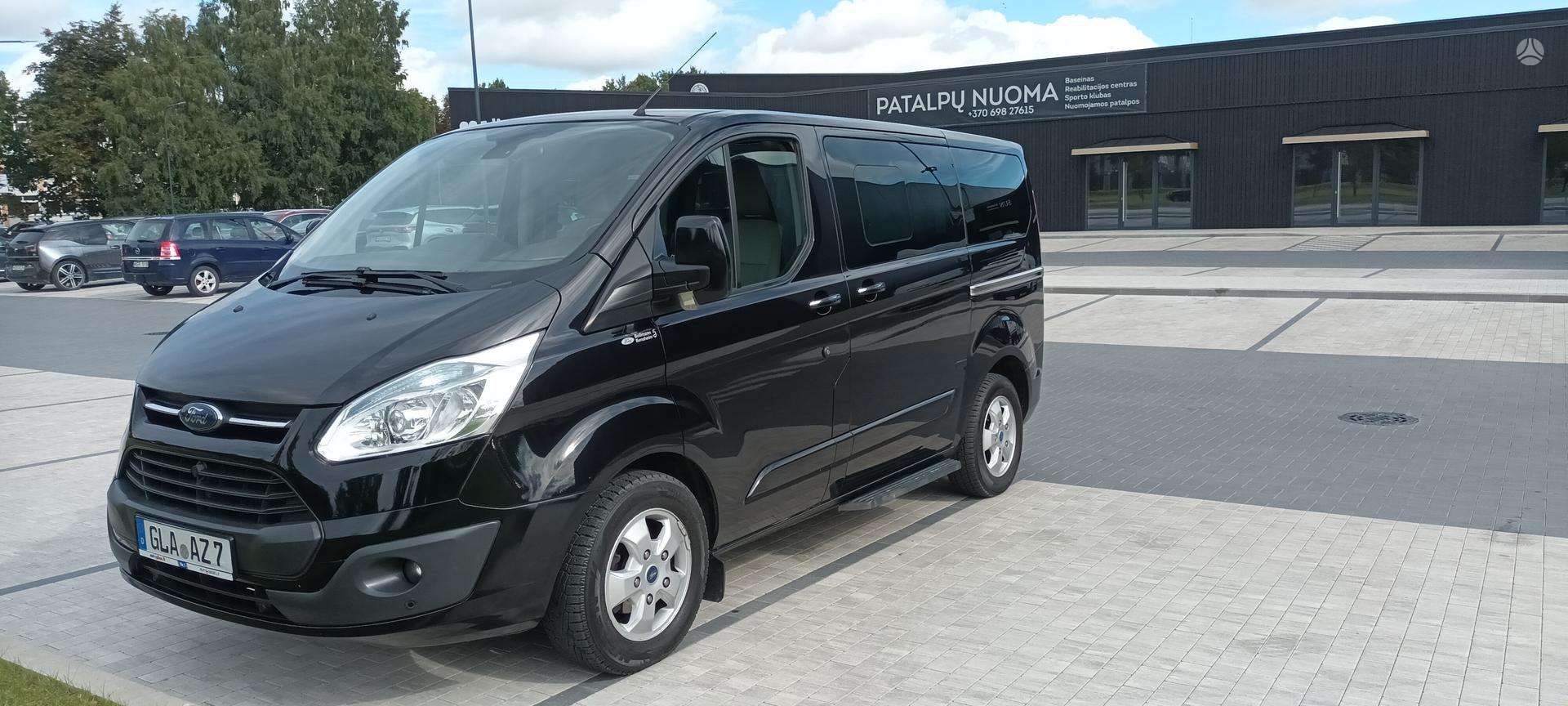 Ford Tourneo Custom.