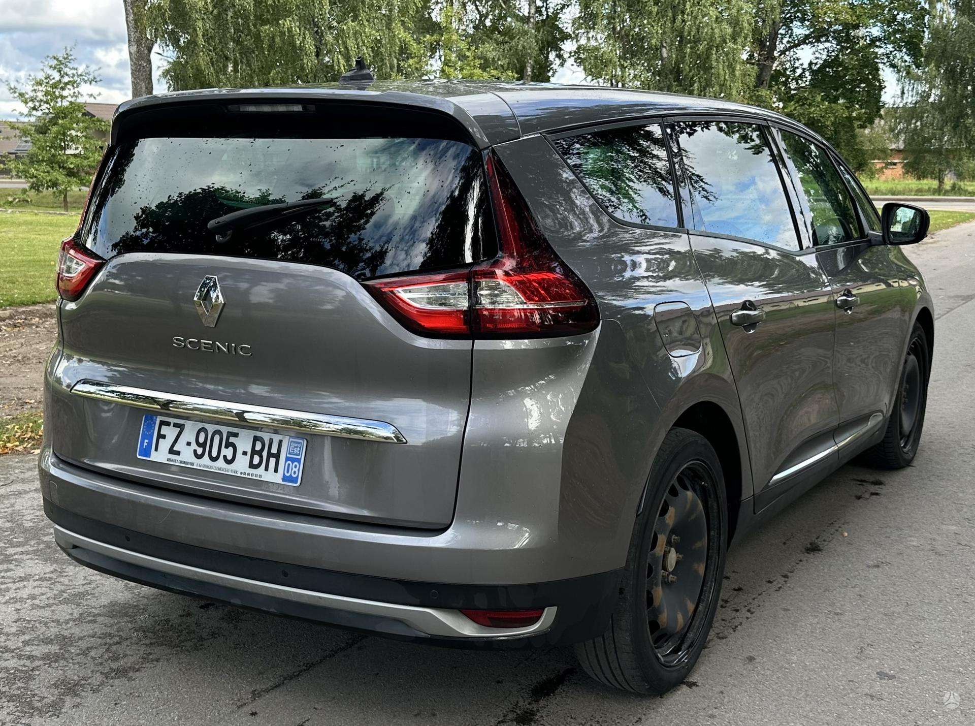 Renault Grand Scenic.