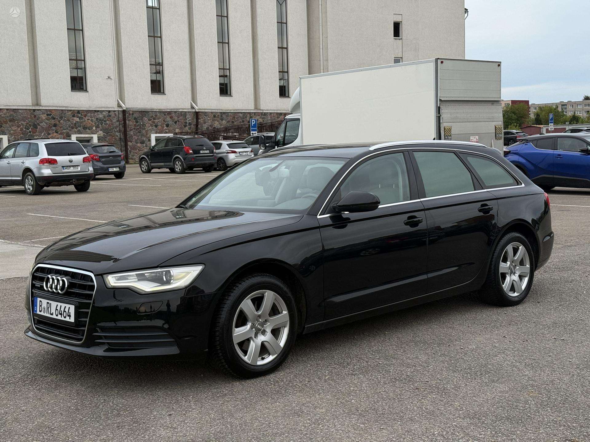 Audi A6.