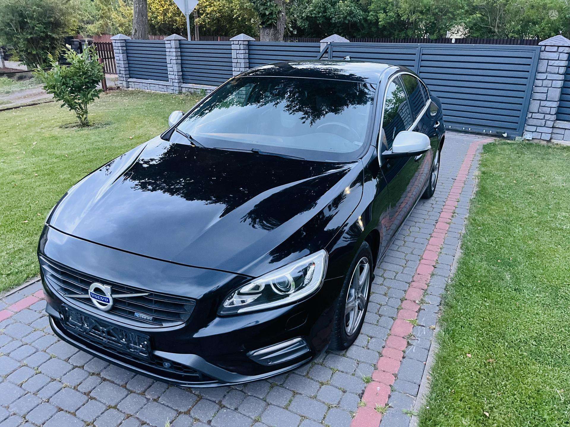 Volvo S60.