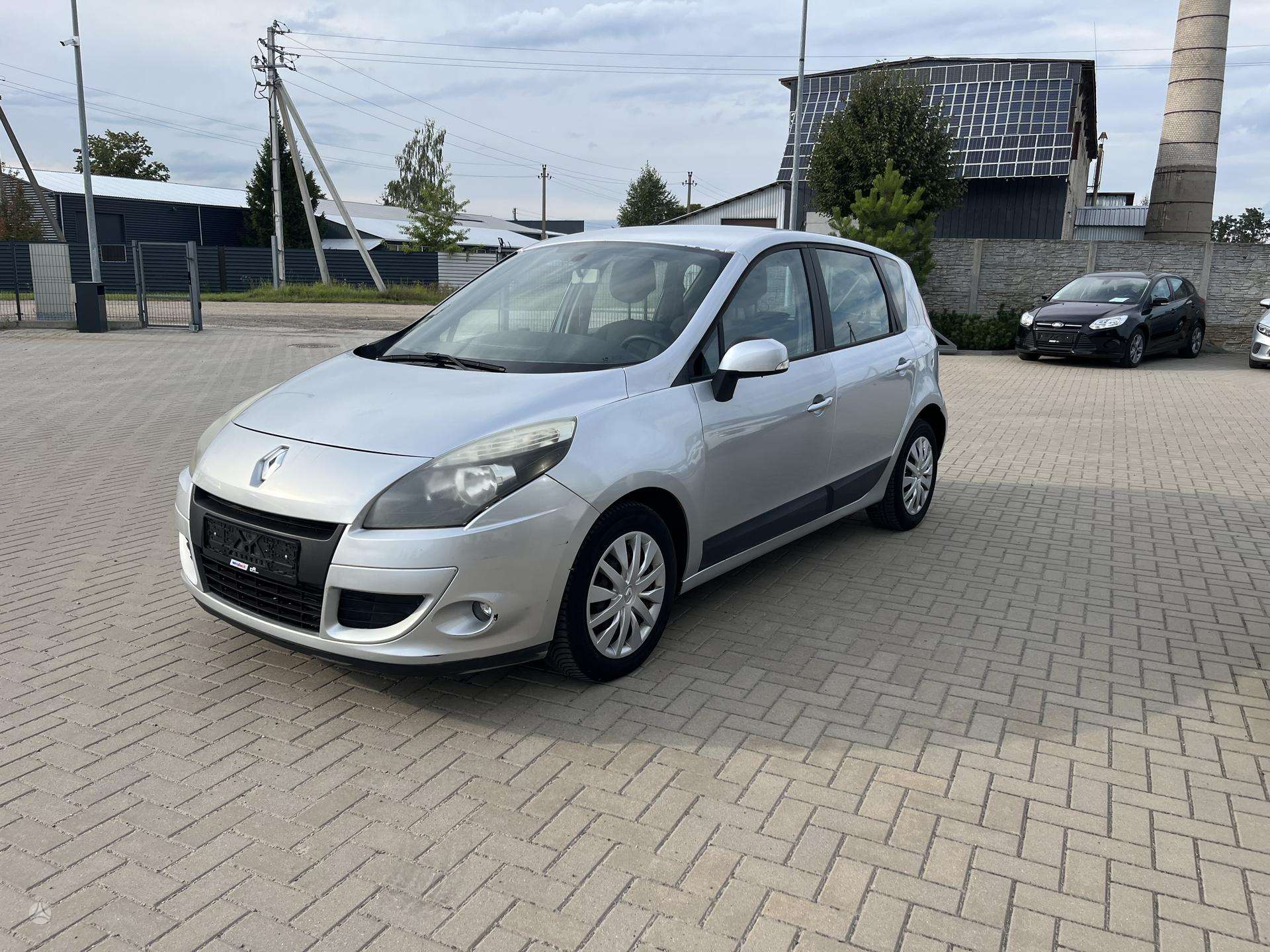 Renault Scenic.