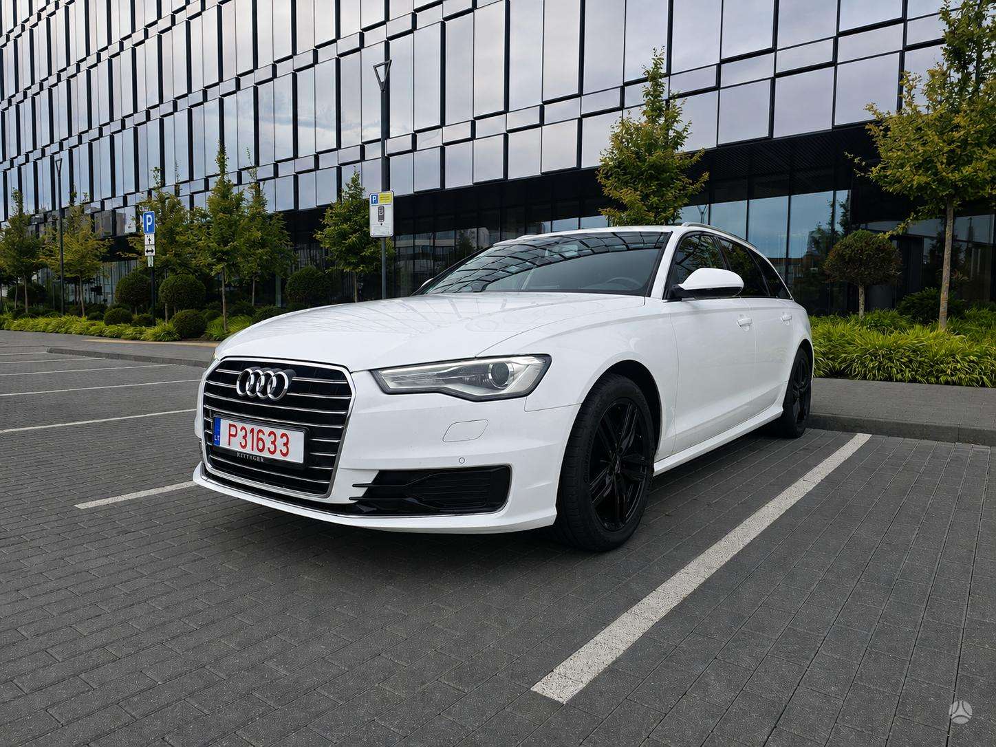 Audi A6.
