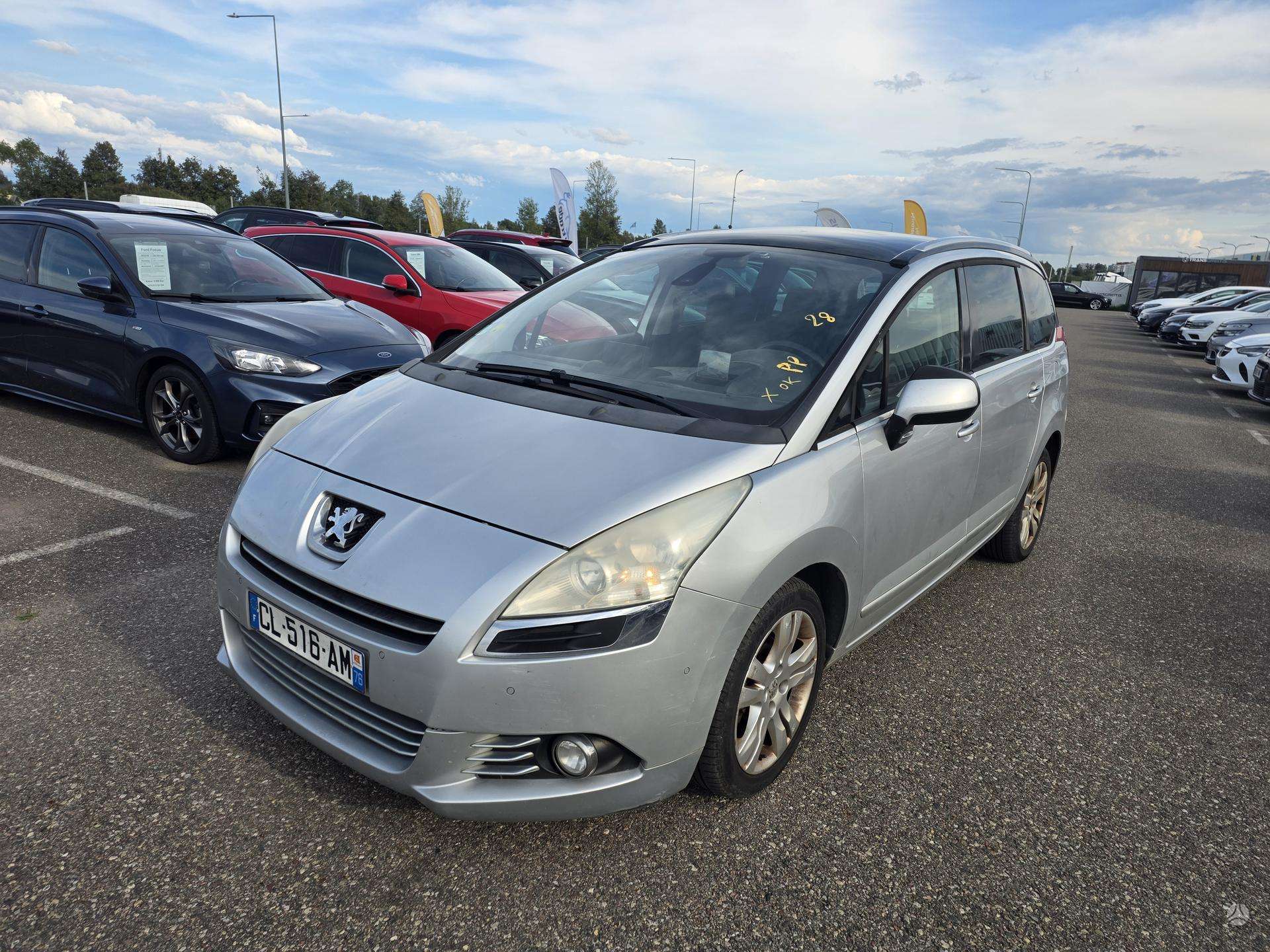 Peugeot 5008.