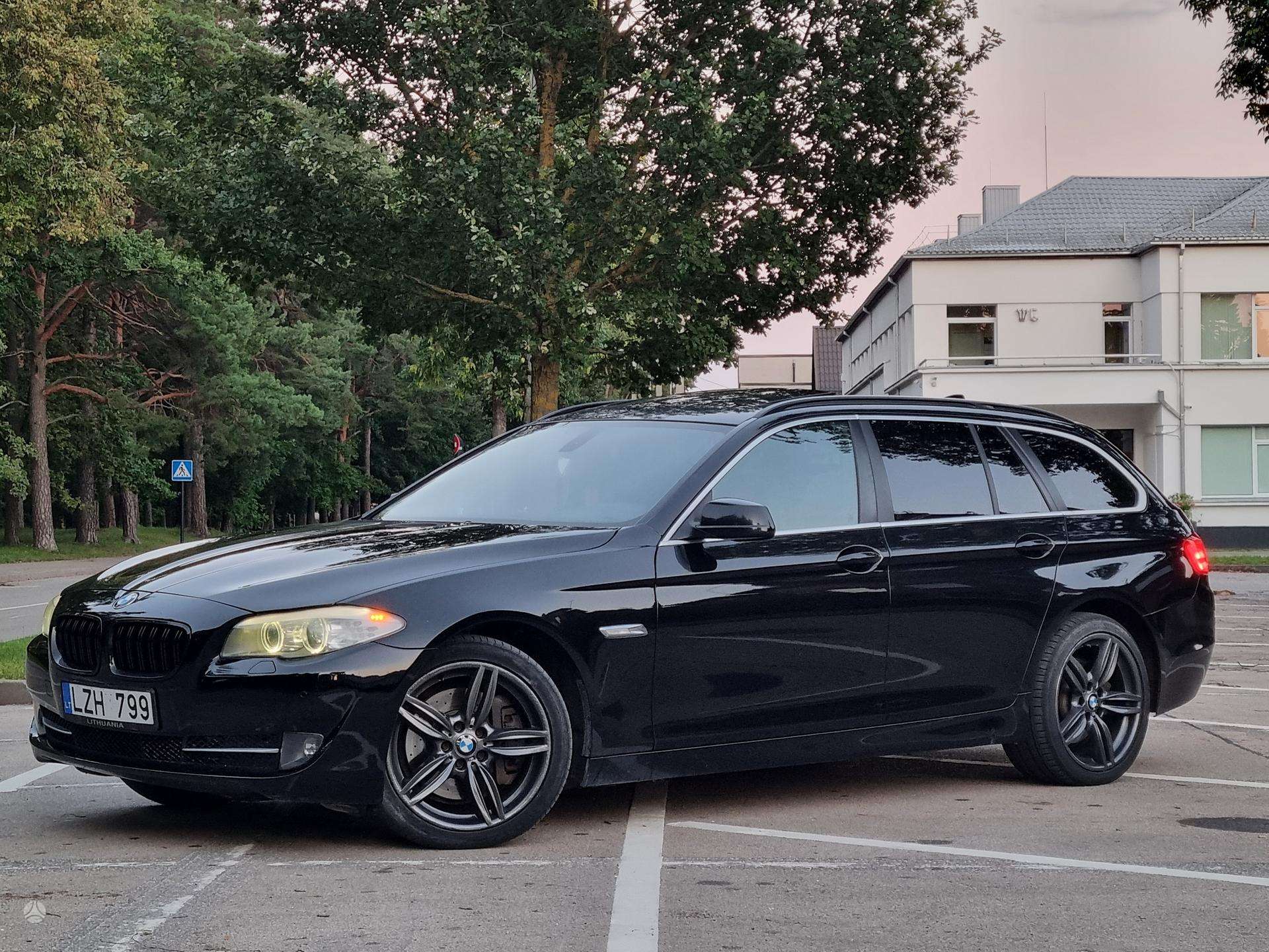 BMW 525.