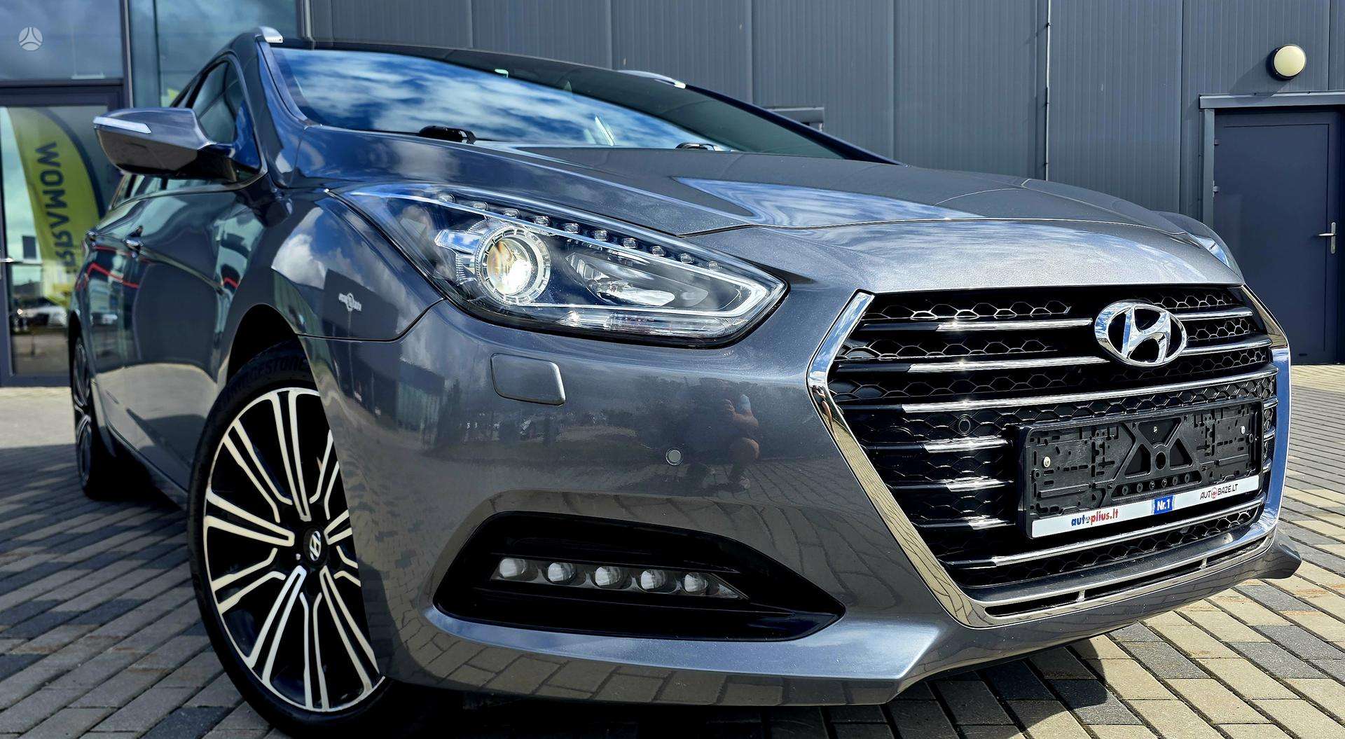 Hyundai i40.