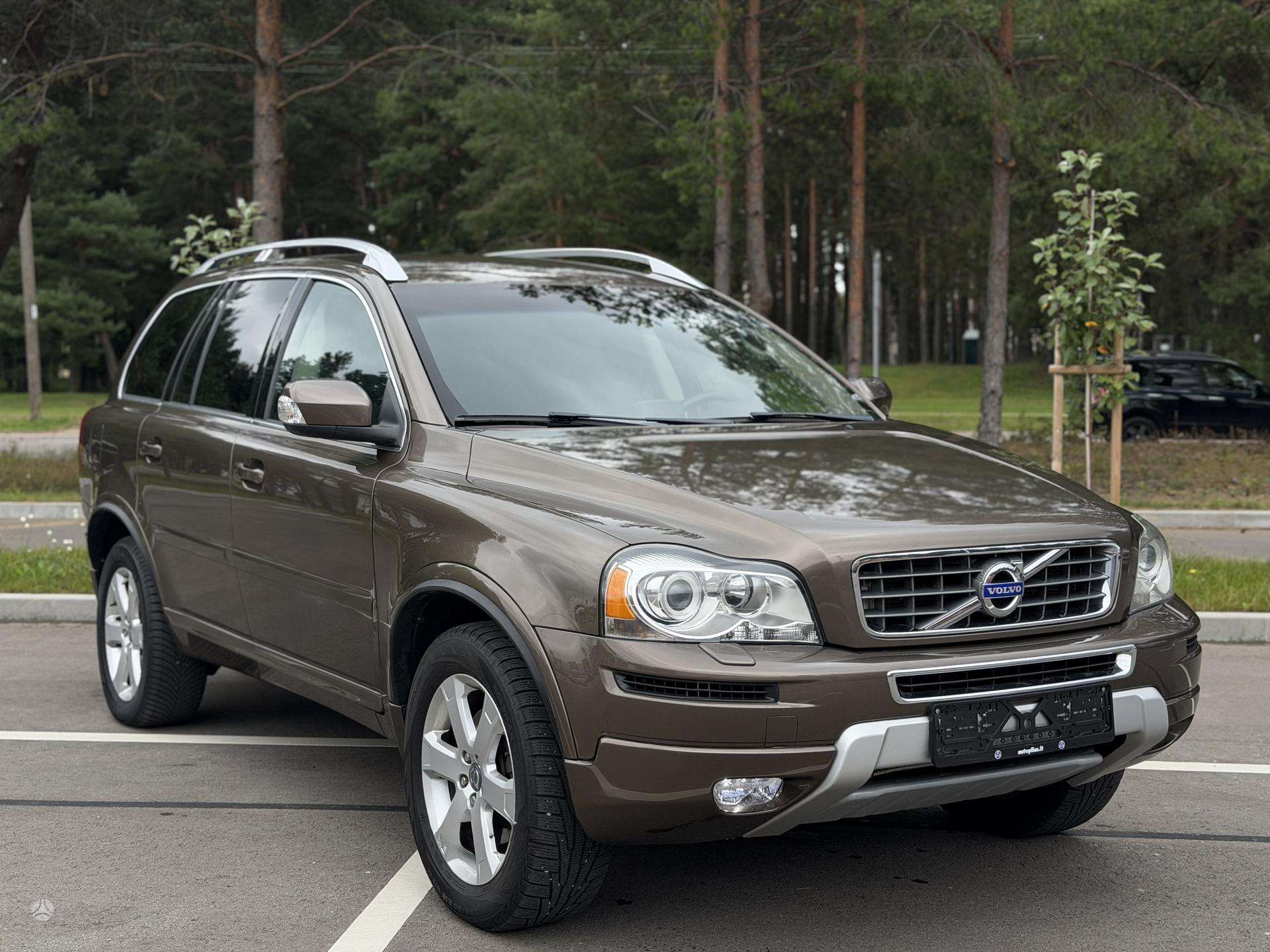 Volvo XC90.