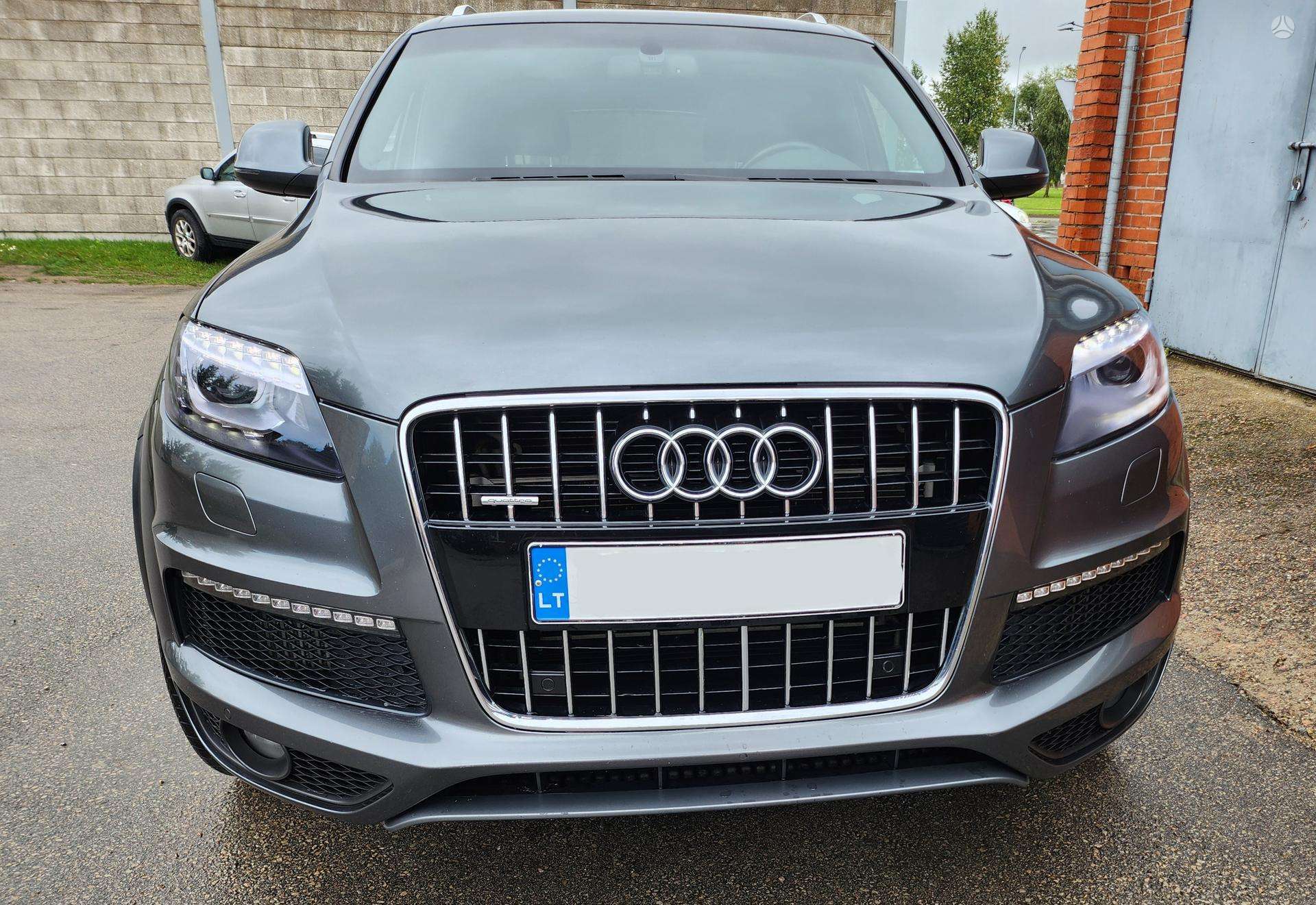 Audi Q7.