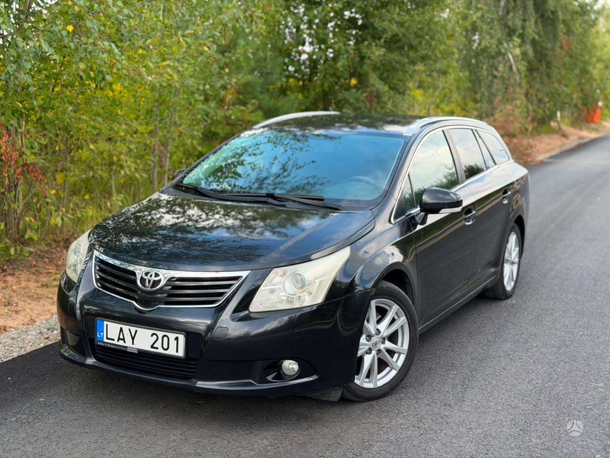 Toyota Avensis.