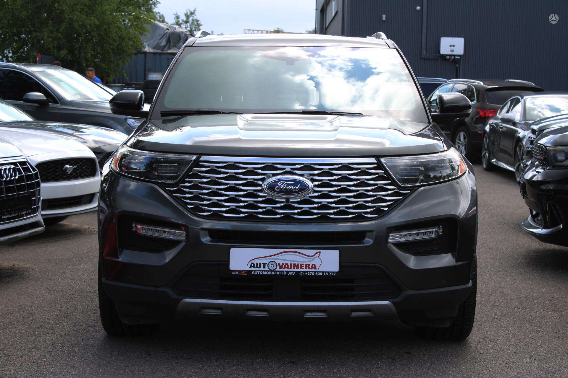 Ford Explorer.