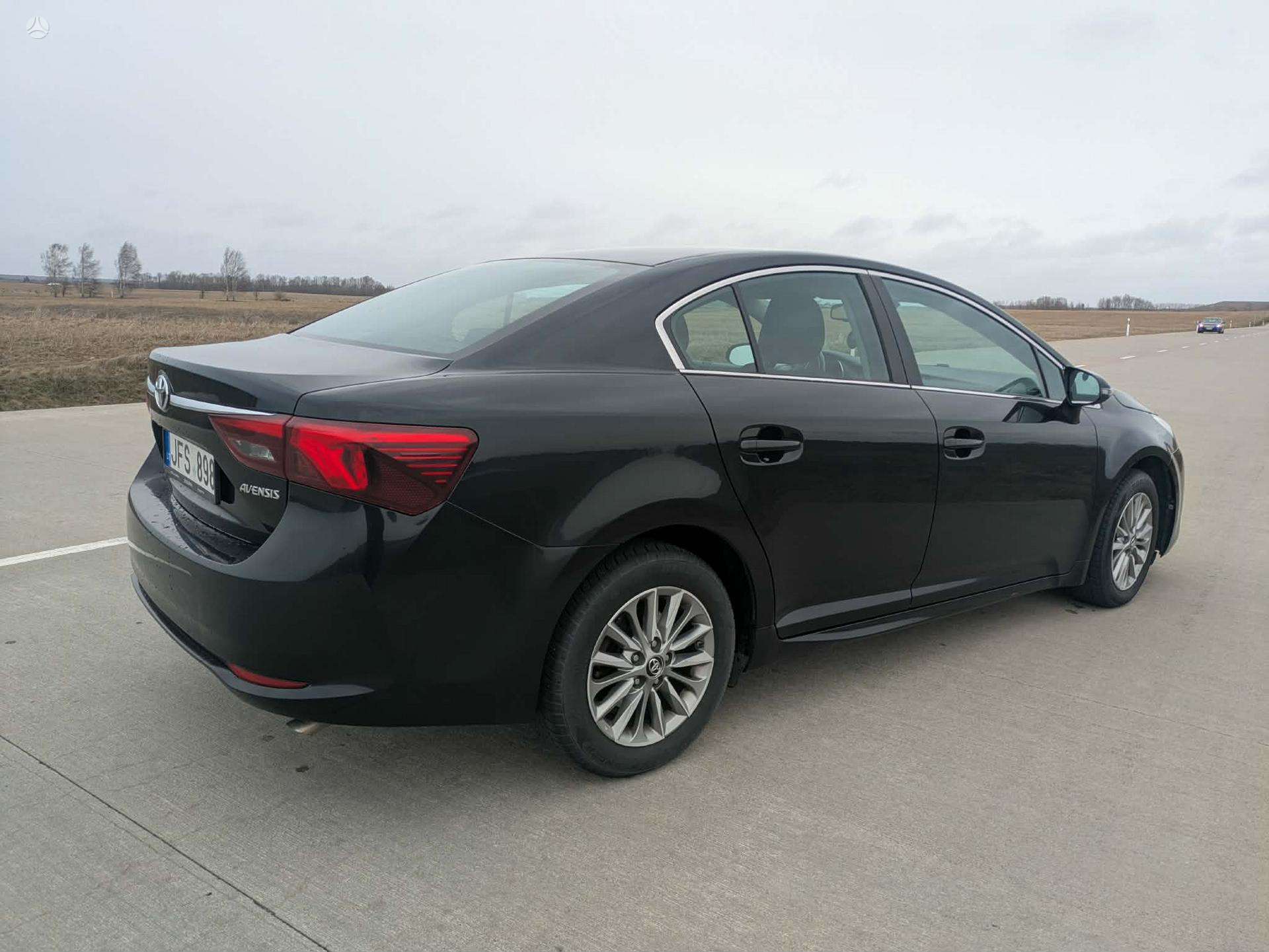 Toyota Avensis.