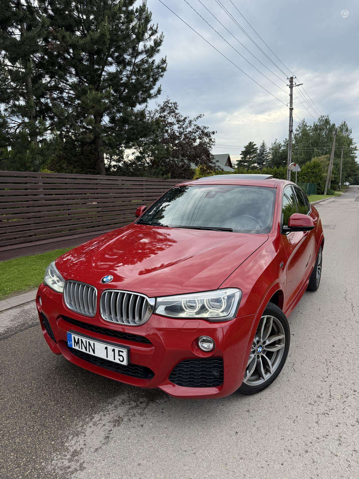 BMW X4.