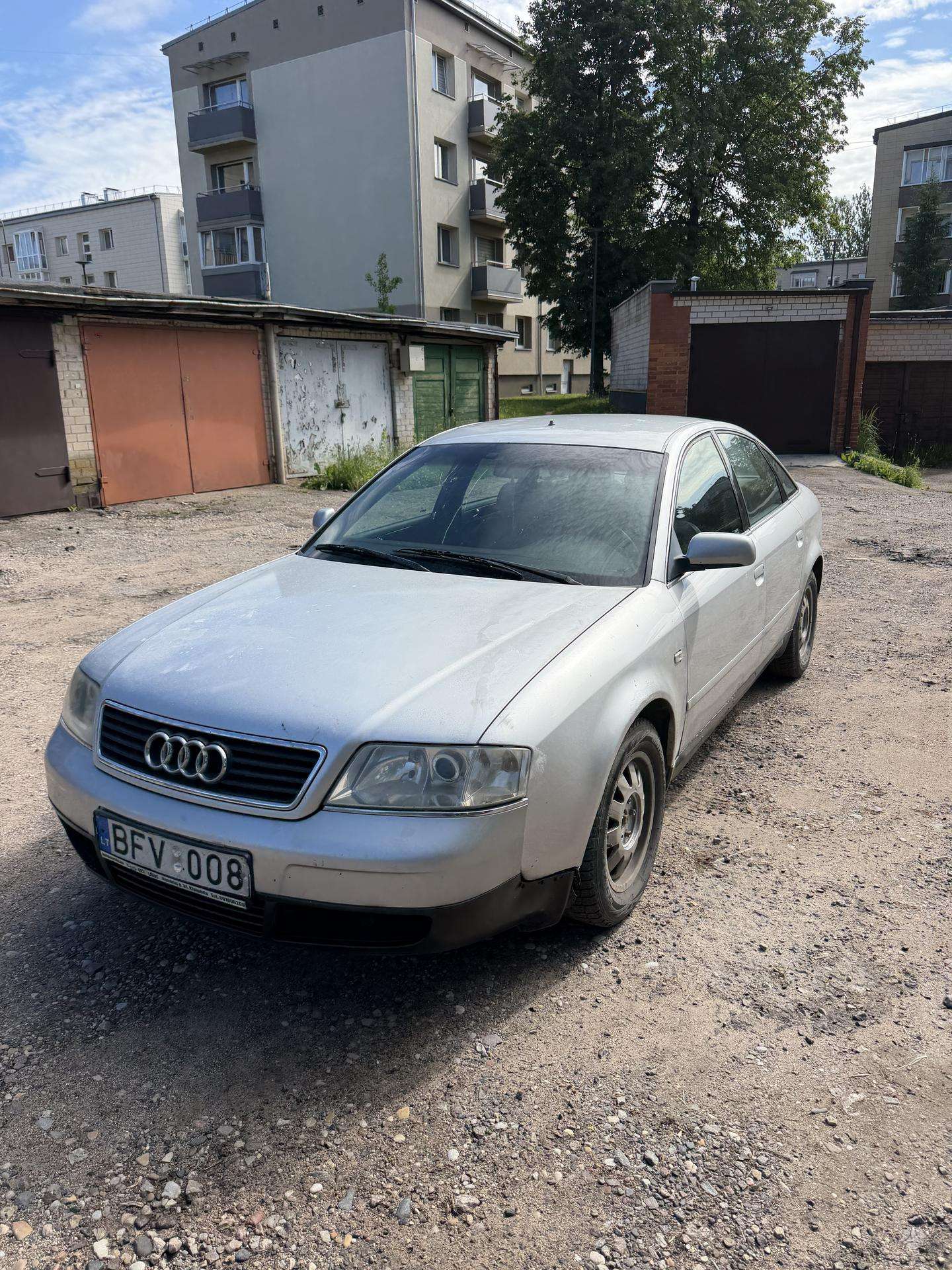 Audi A6.