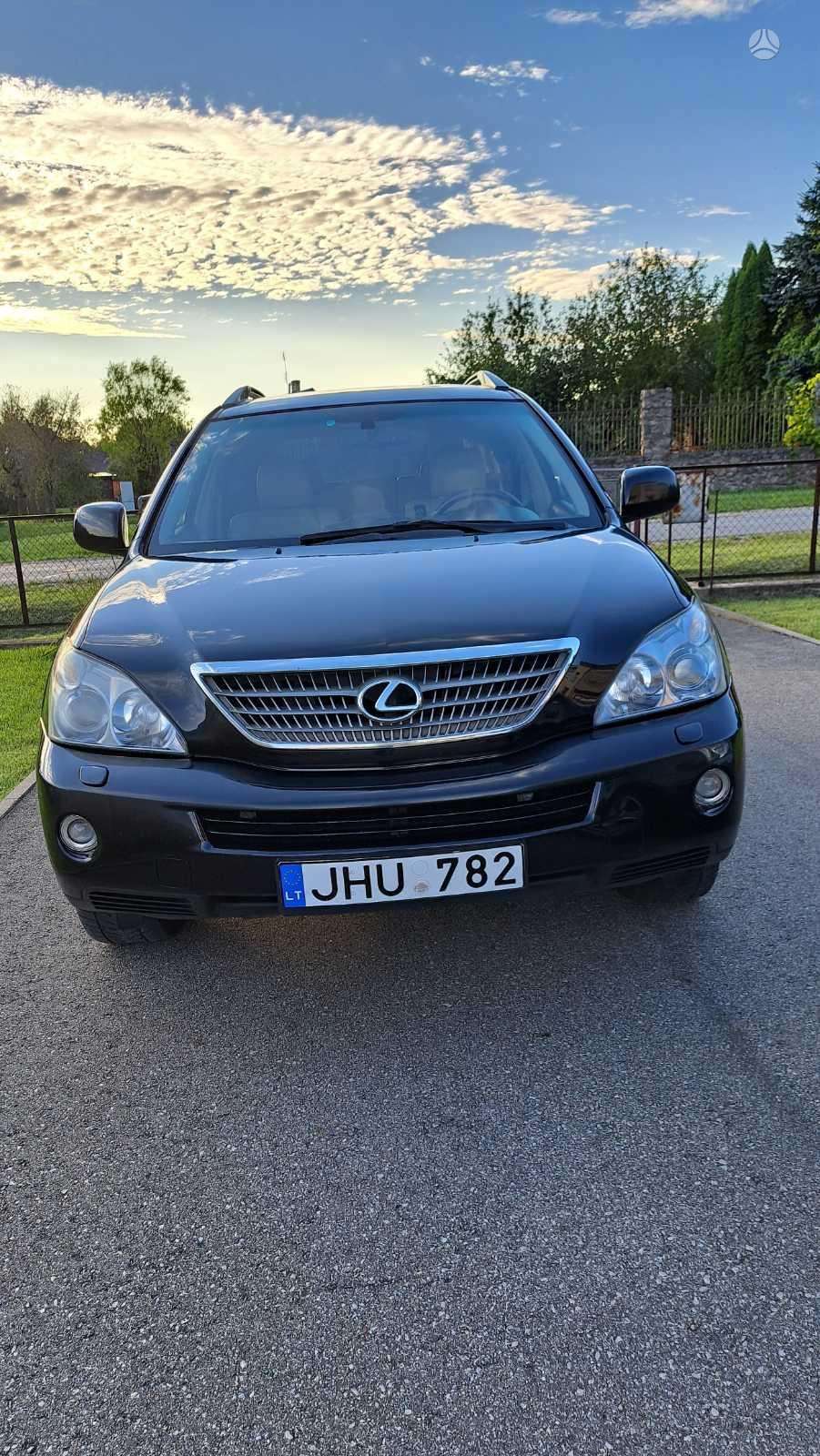 Lexus RX 400h.
