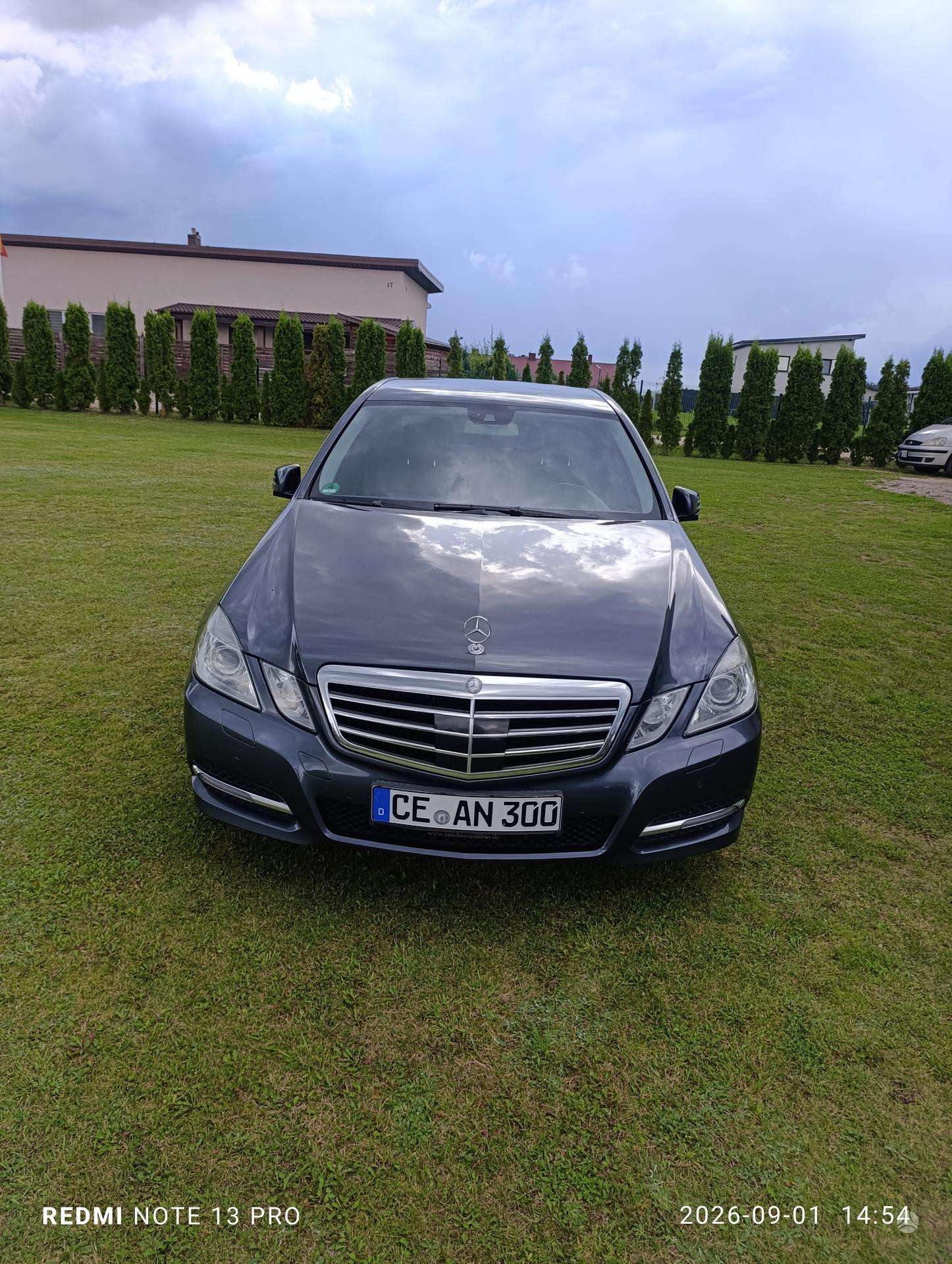 Mercedes-Benz E300.