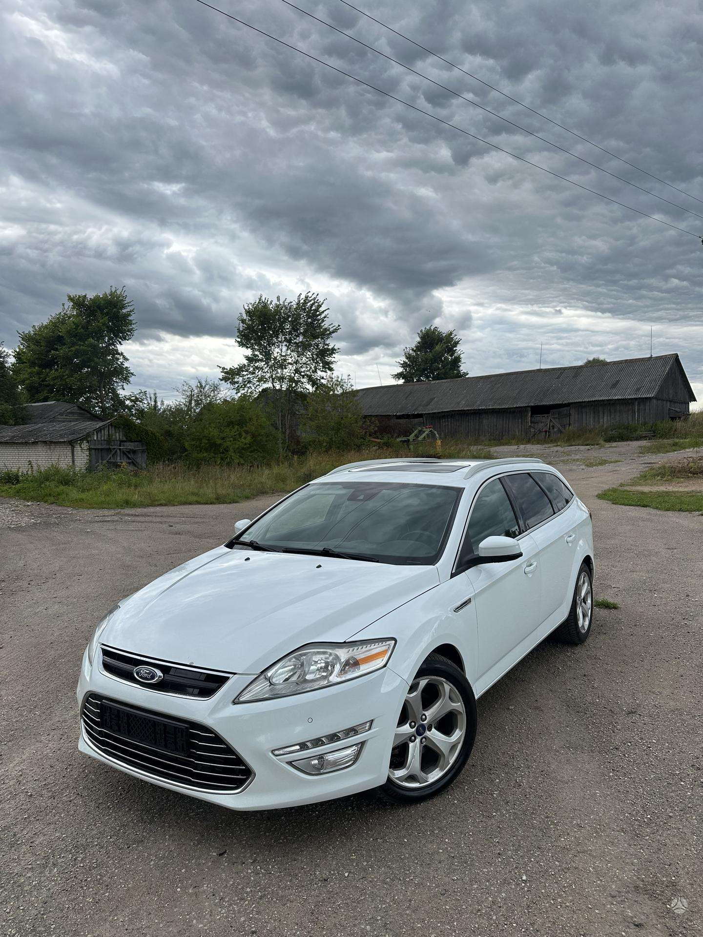 Ford Mondeo.