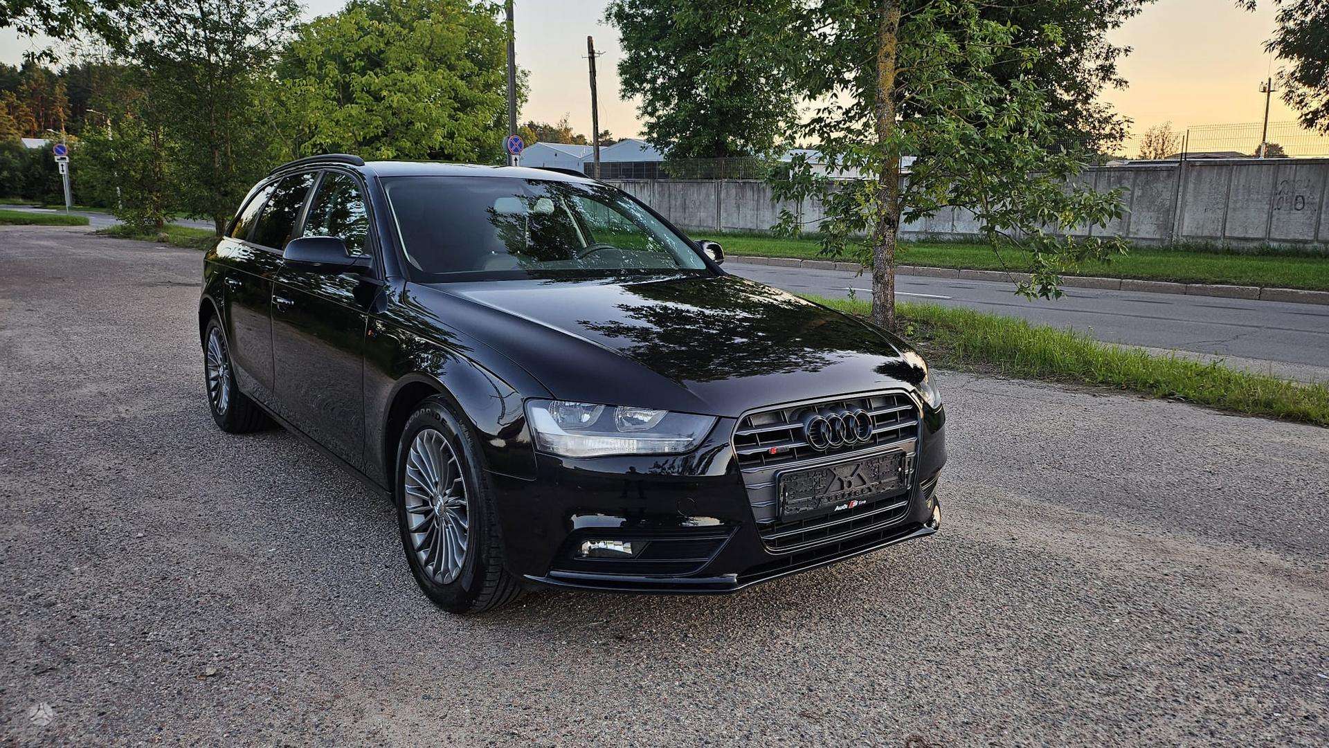 Audi A4.