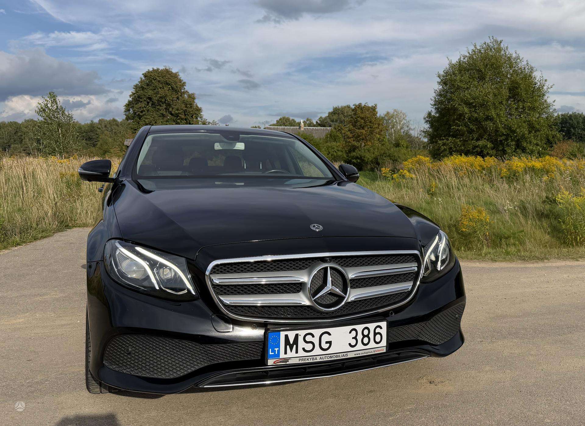Mercedes-Benz E220.