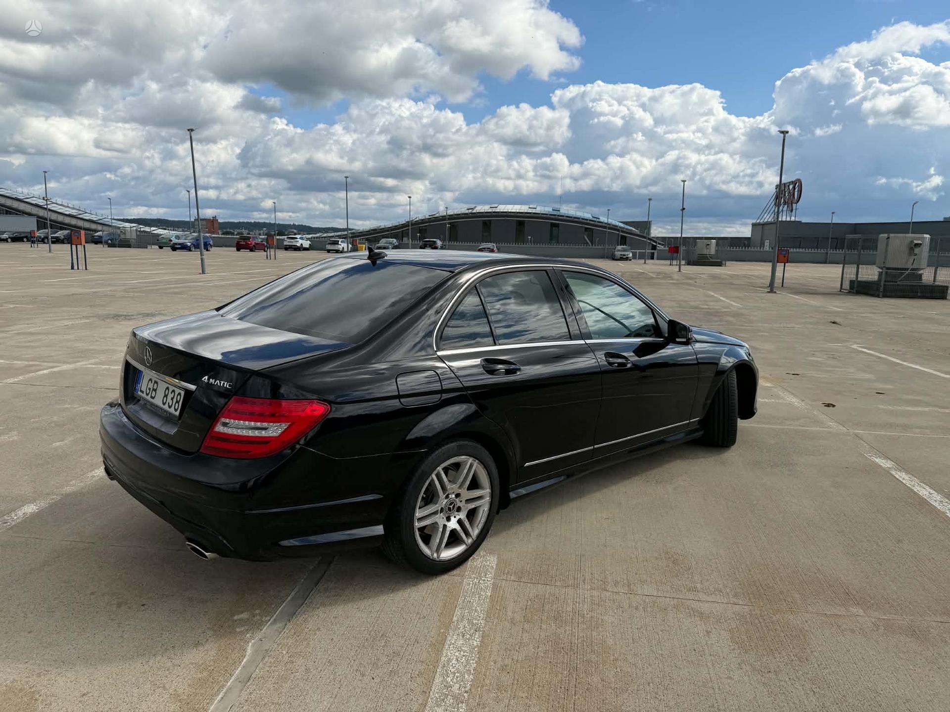 Mercedes-Benz C300