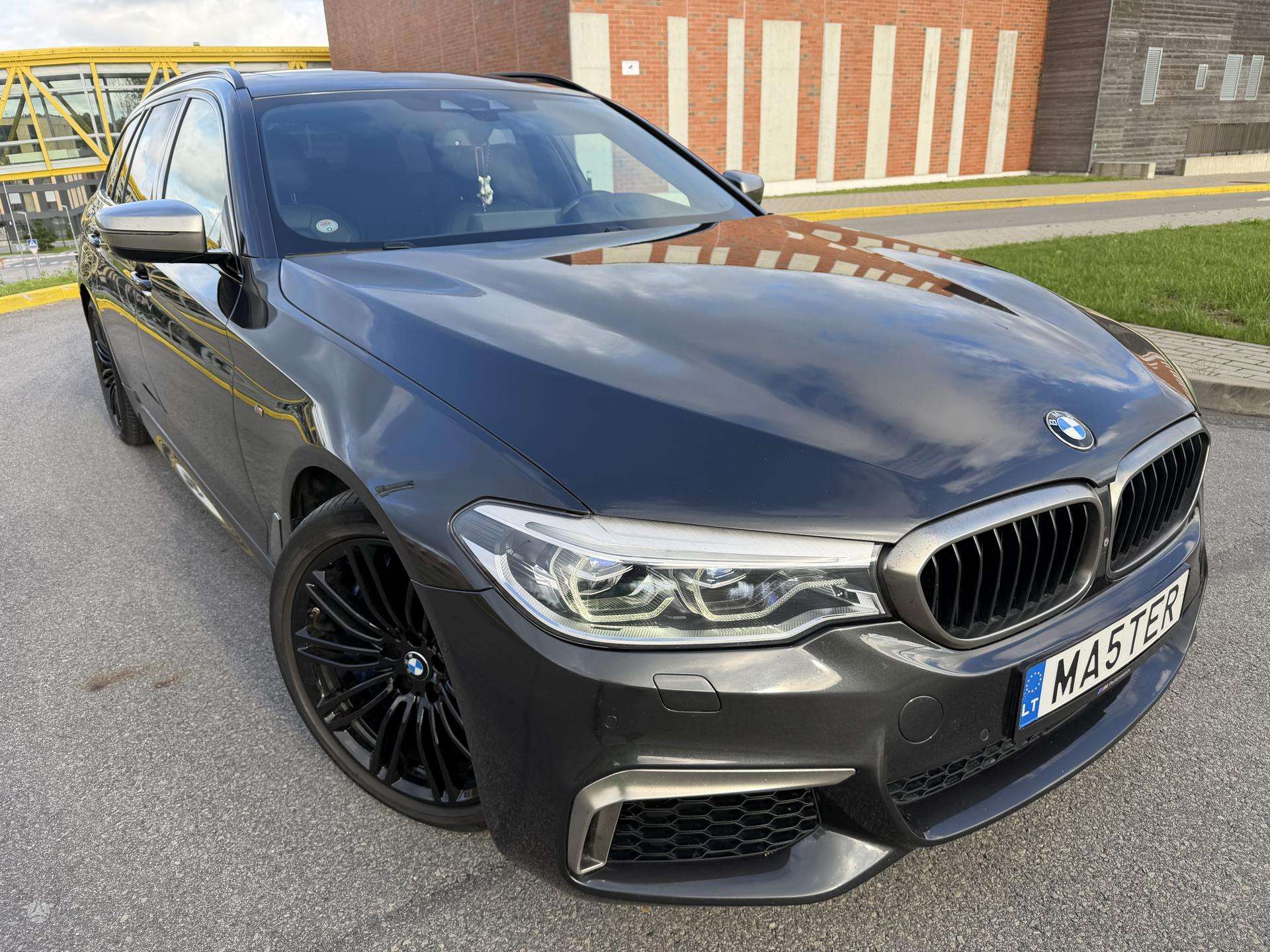 BMW M550.