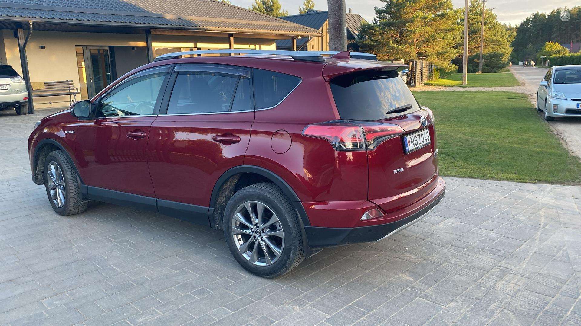 Toyota RAV4.