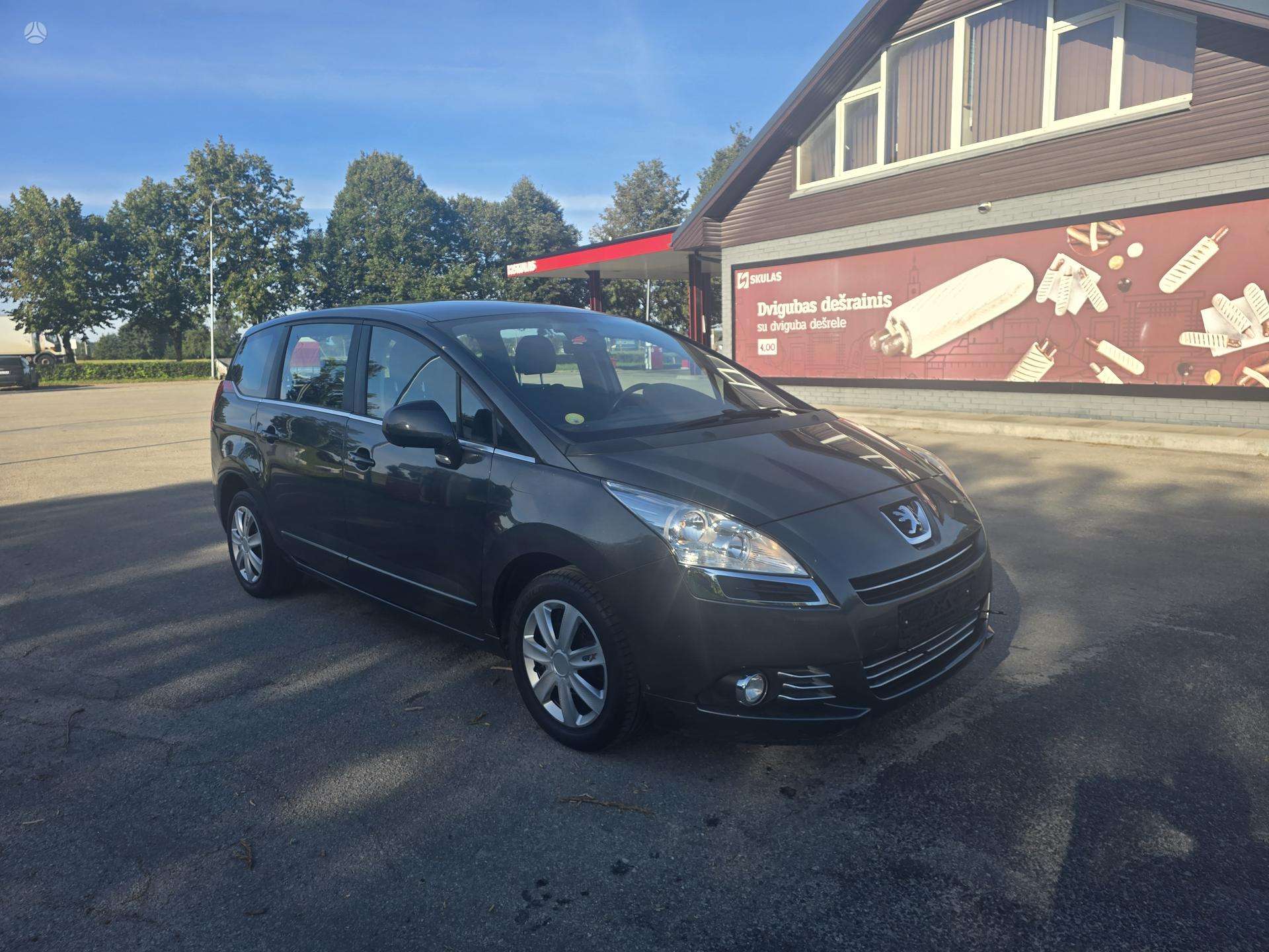 Peugeot 5008.