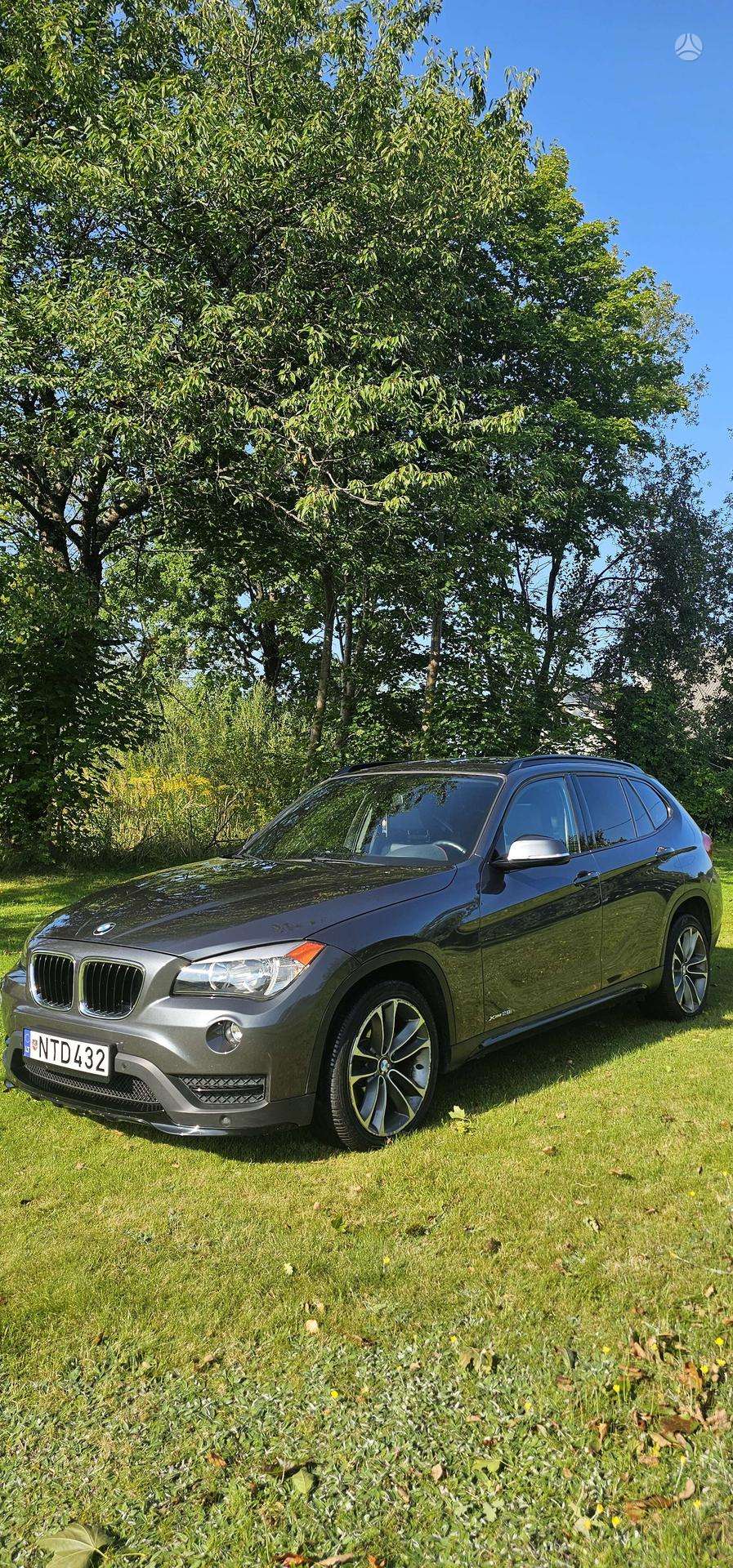 BMW X1.