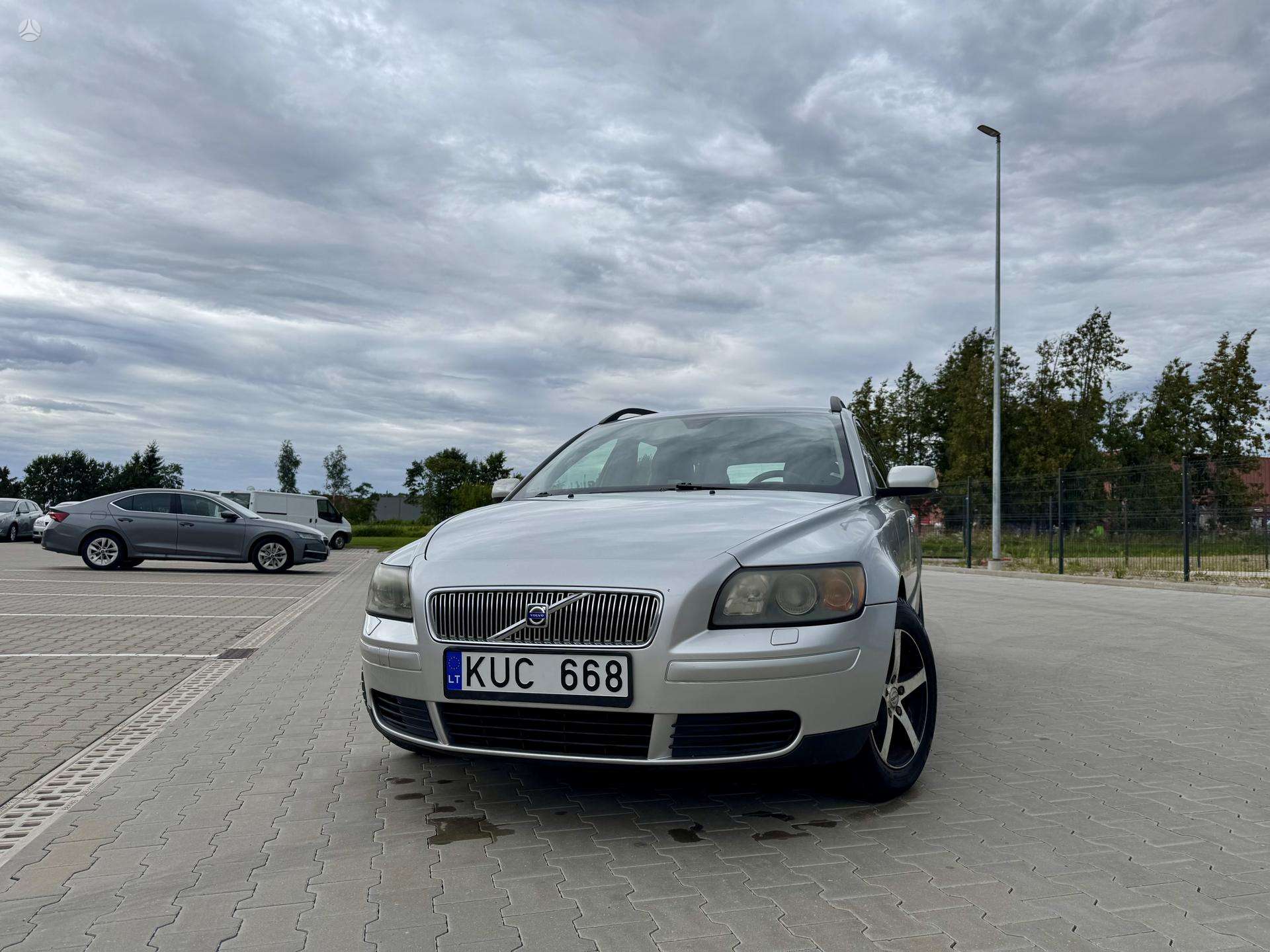 Volvo V50