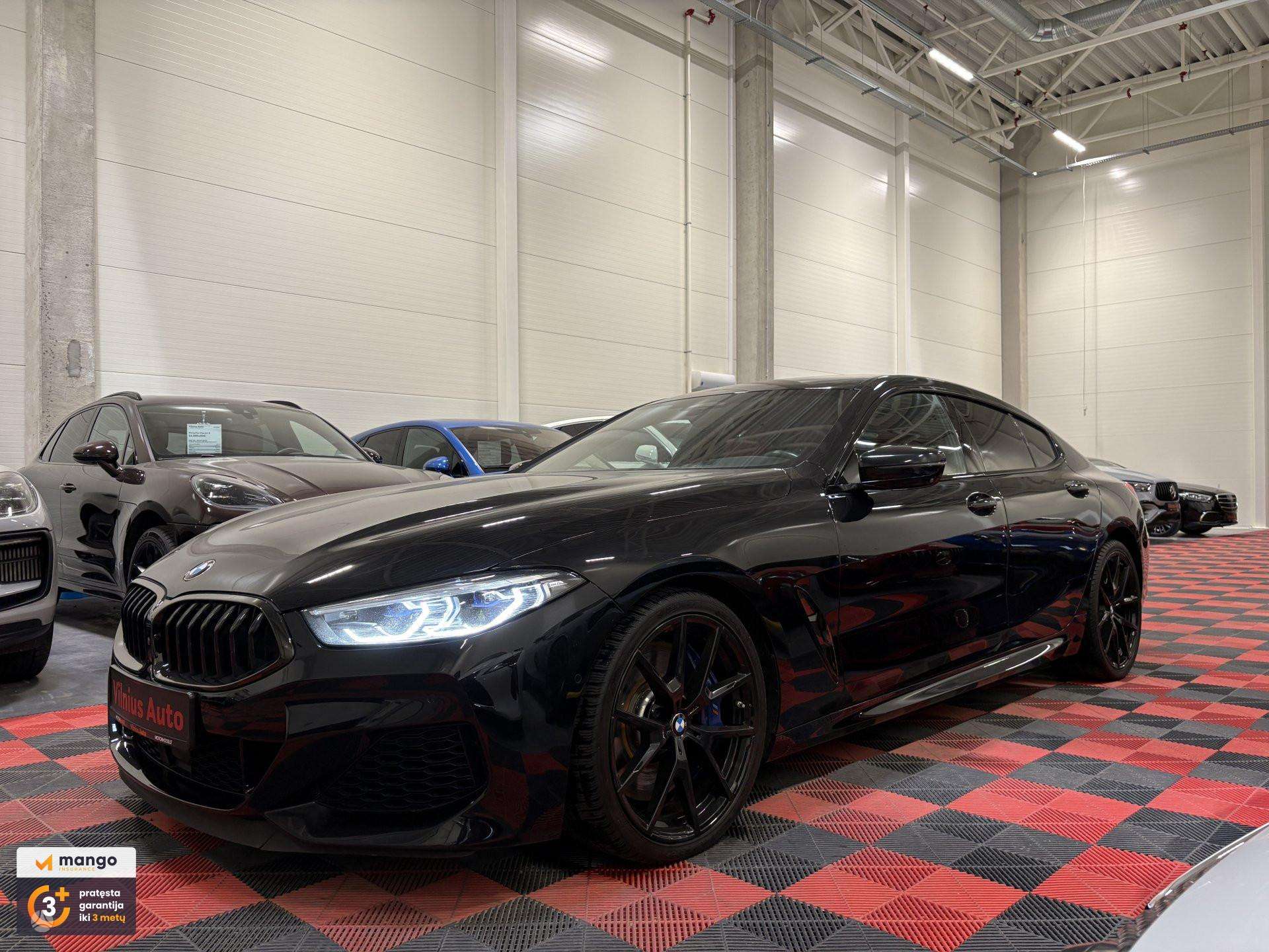 BMW M850.