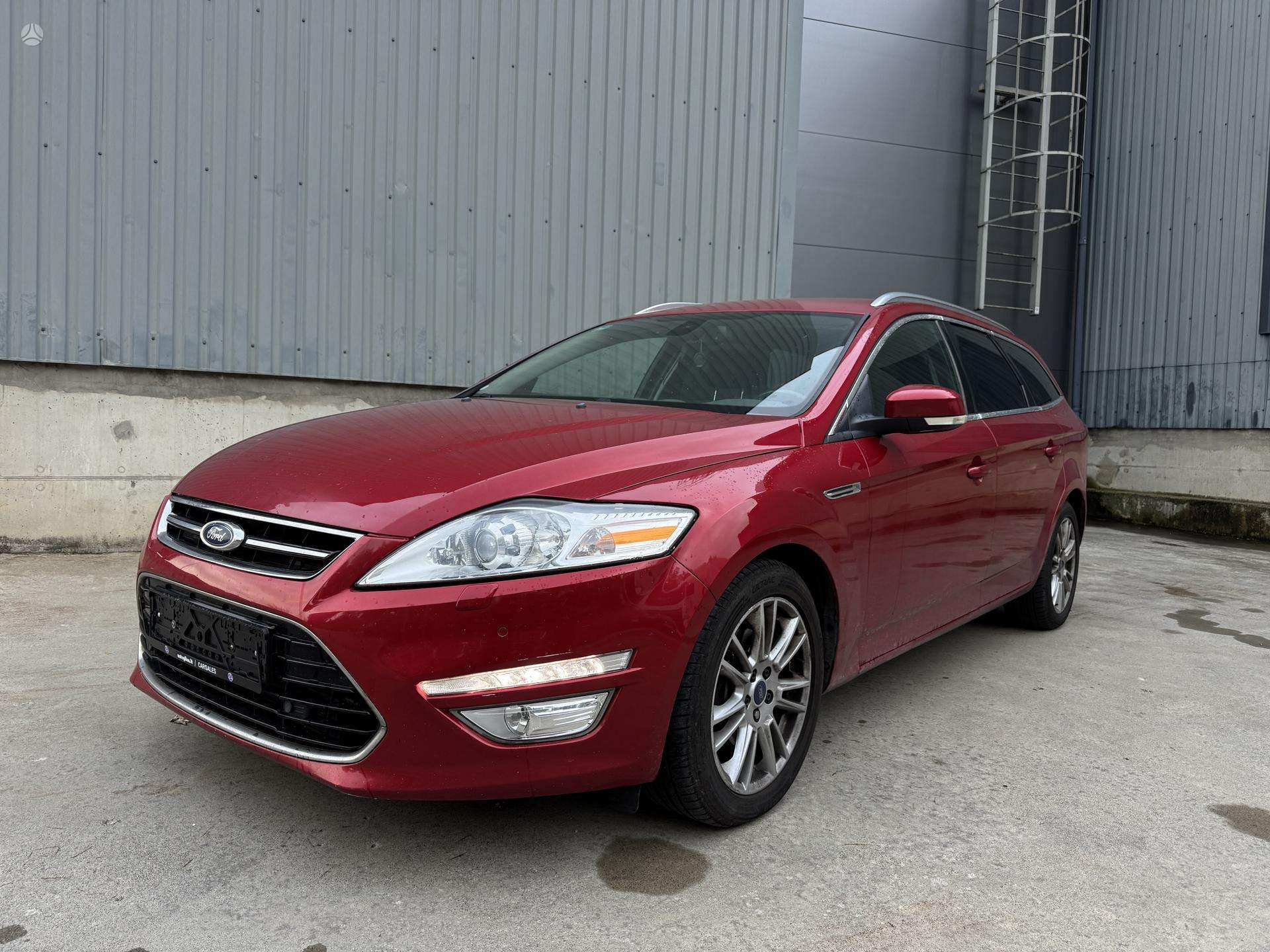 Ford Mondeo.