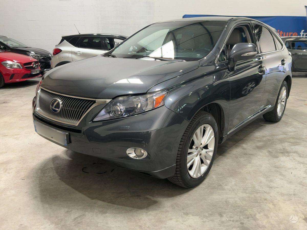 Lexus RX 450h.