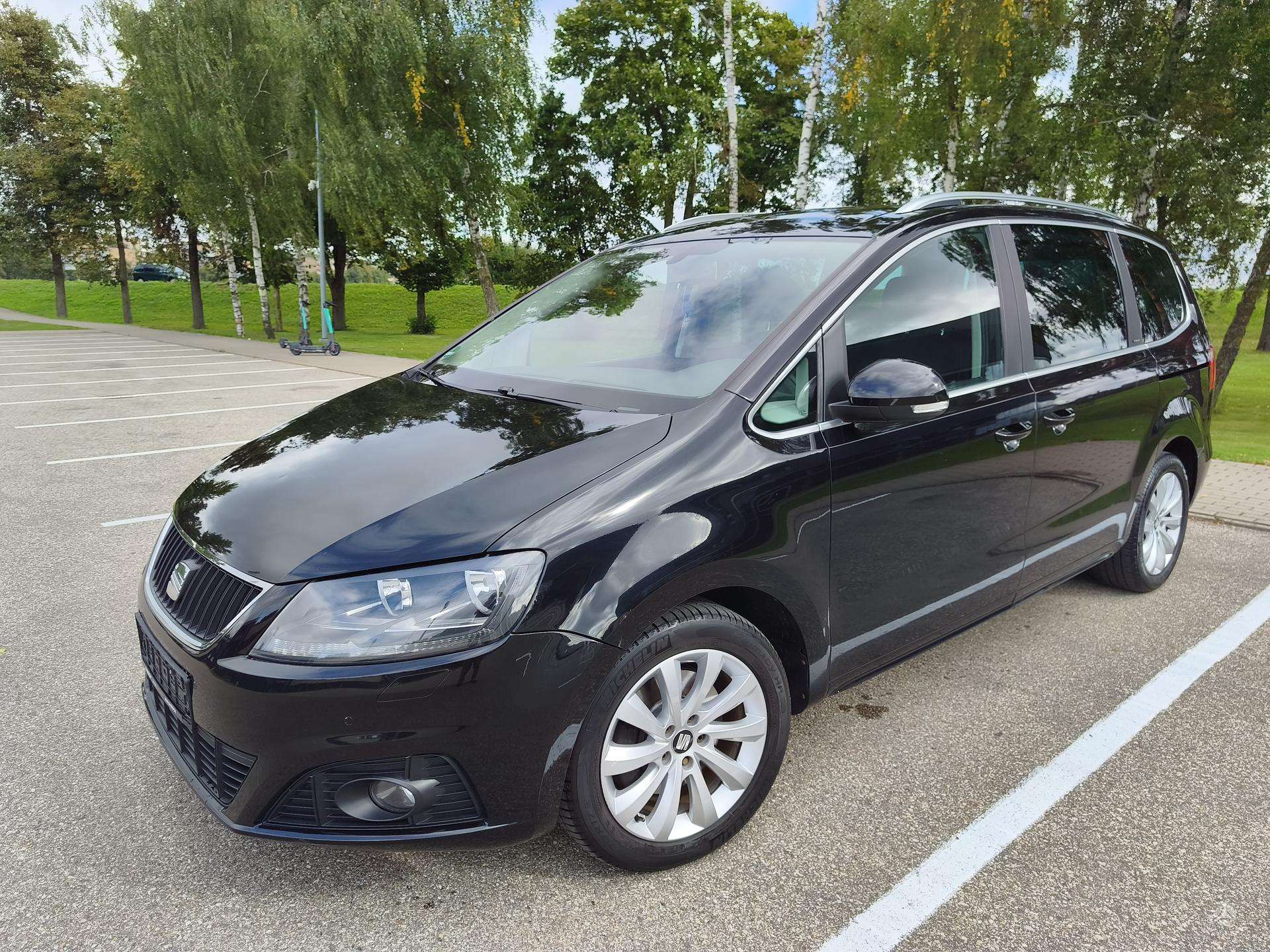 Seat Alhambra.
