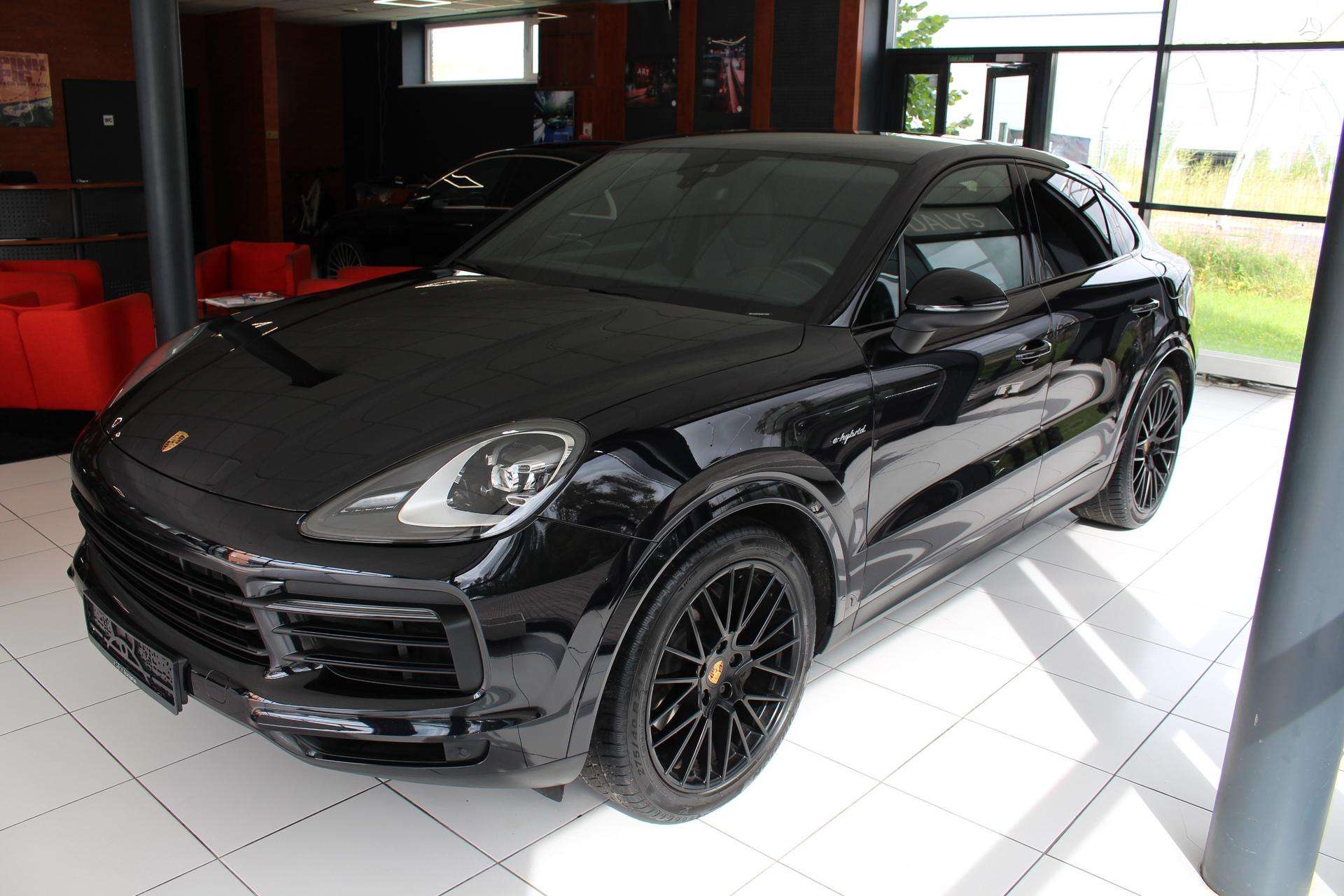 Porsche Cayenne Coupe.