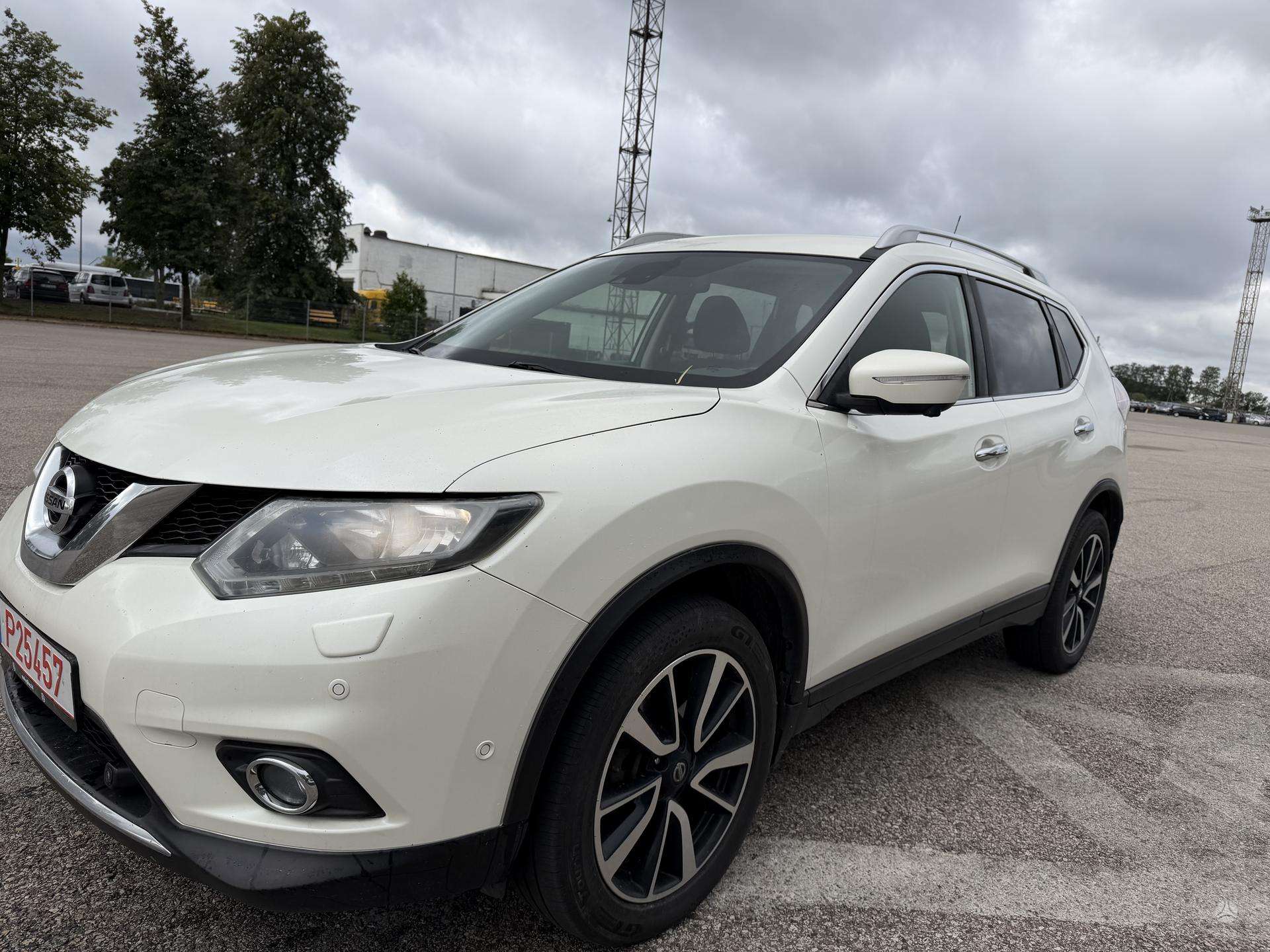 Nissan X-Trail.