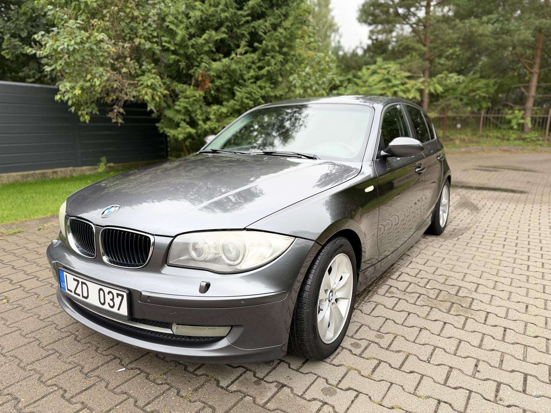 BMW 120.