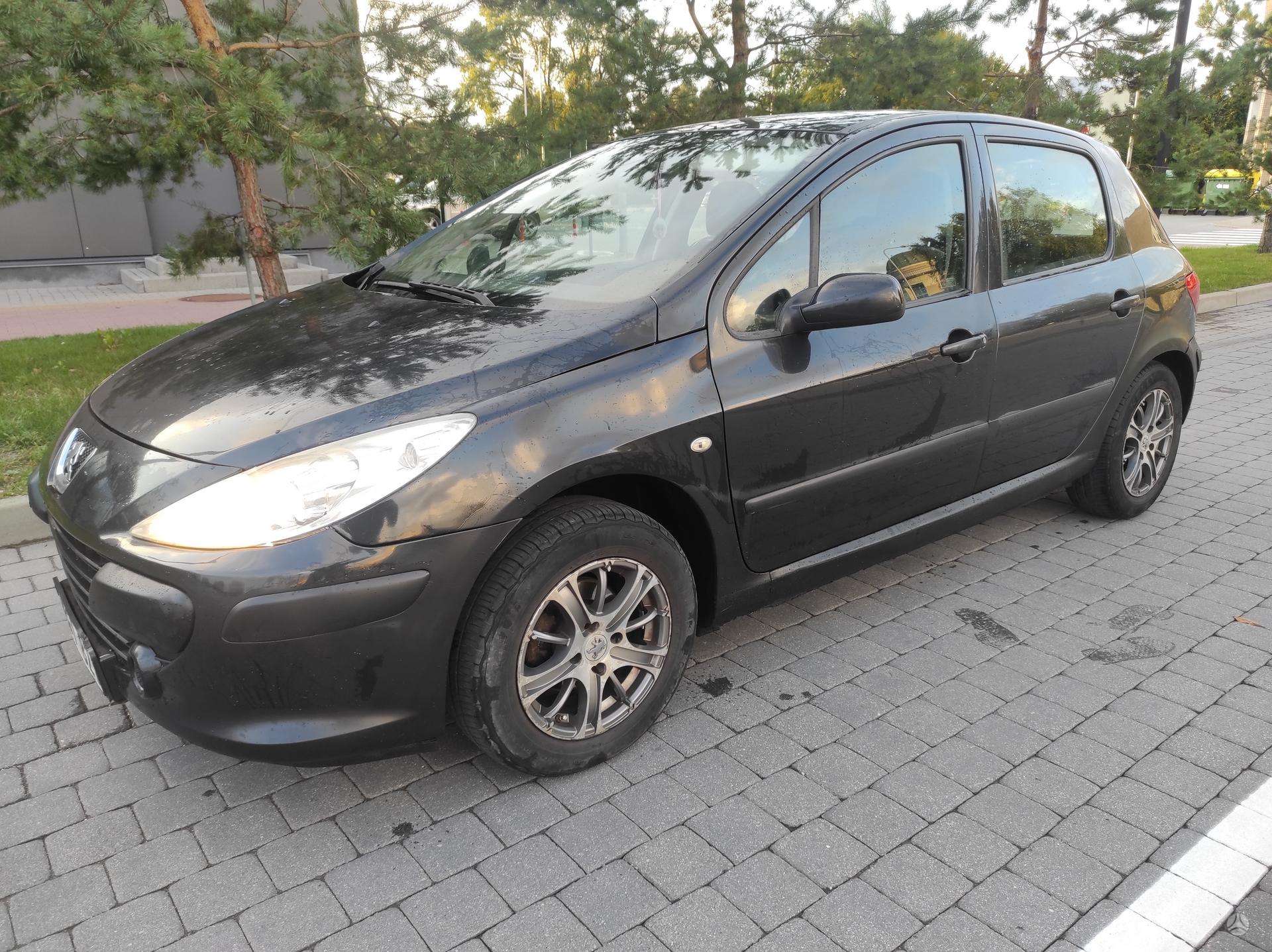 Peugeot 307.