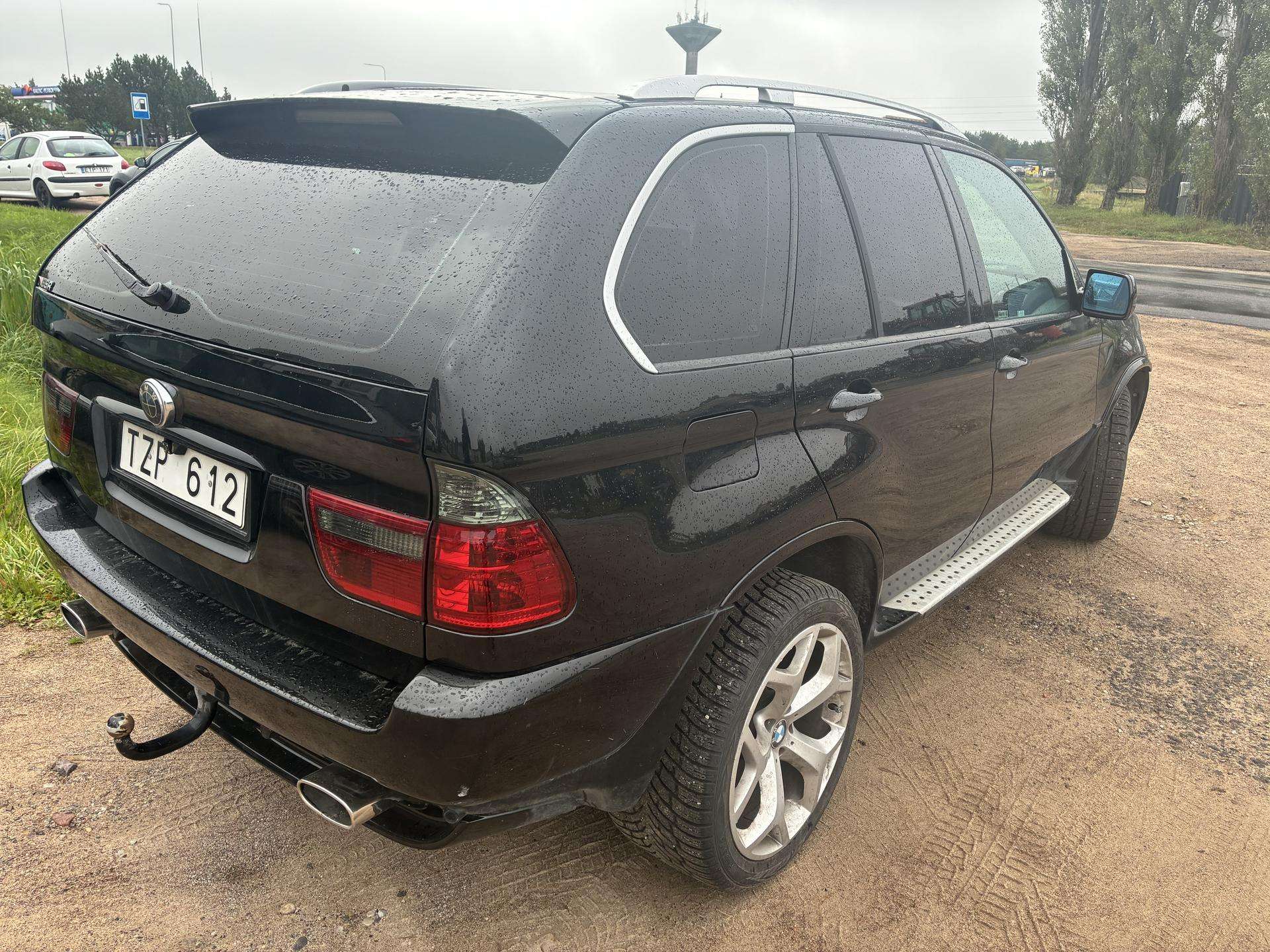 BMW X5.