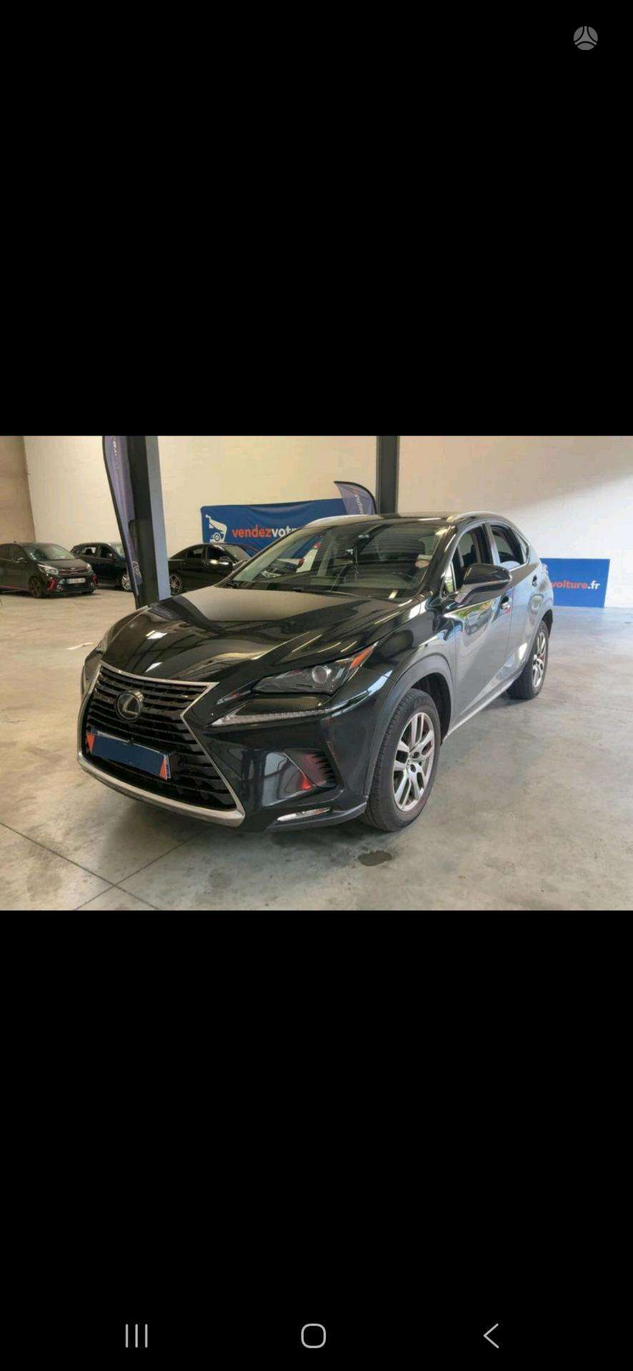 Lexus NX 300h.