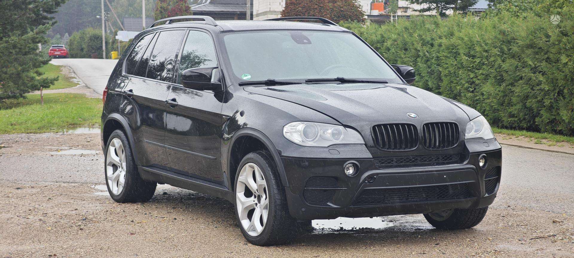 BMW X5.
