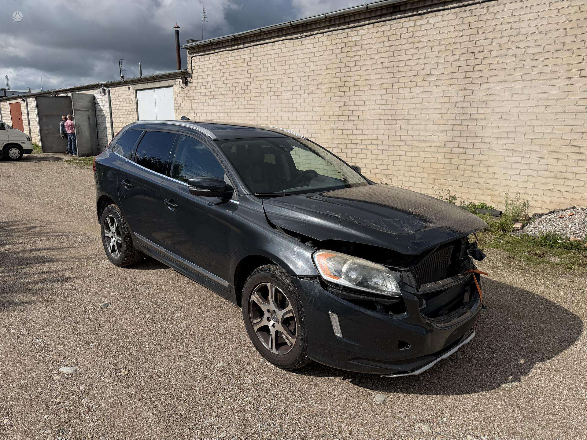 Volvo XC60.