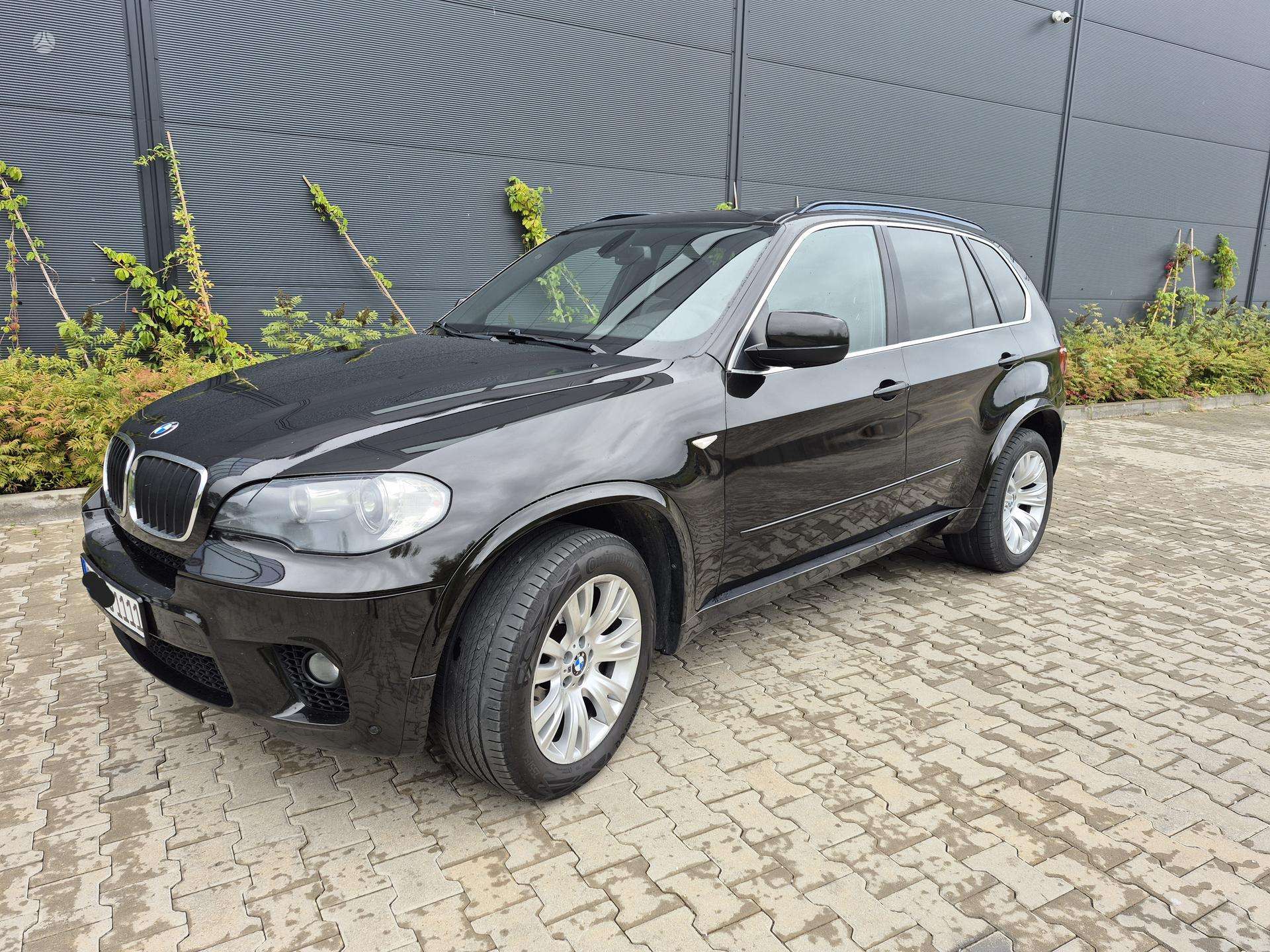 BMW X5.